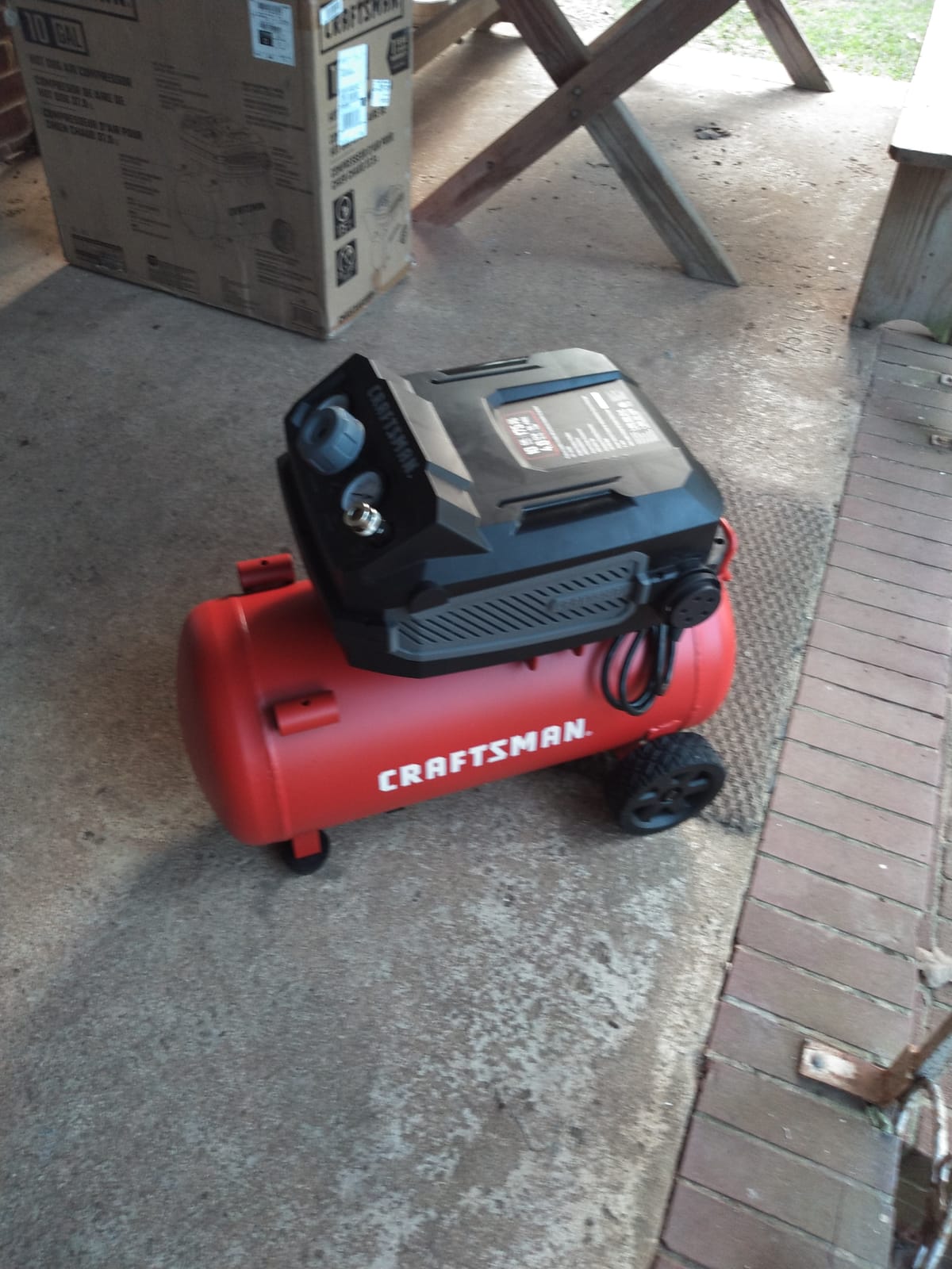 Craftsman 10-Gallon Air Compressor, 1.8 HP, Max 175 PSI, 4.0 CFM @ 90PSI, 5.0 CFM@40PSI, Oil-Free, Quiet Shop Air Compressor with Wheels for Spraying Pneumatic Tool, Model: CMXECXA0201041 customer photo 2