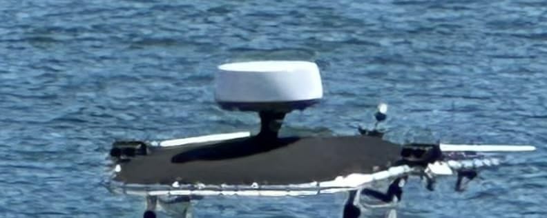 Simrad HALO20+ 36 NM 20-inch Pulse Compression Radar, 60 RPM, with Collision Avoidance and VelocityTrack, Dual Range Doppler Technology Built-in customer photo 1