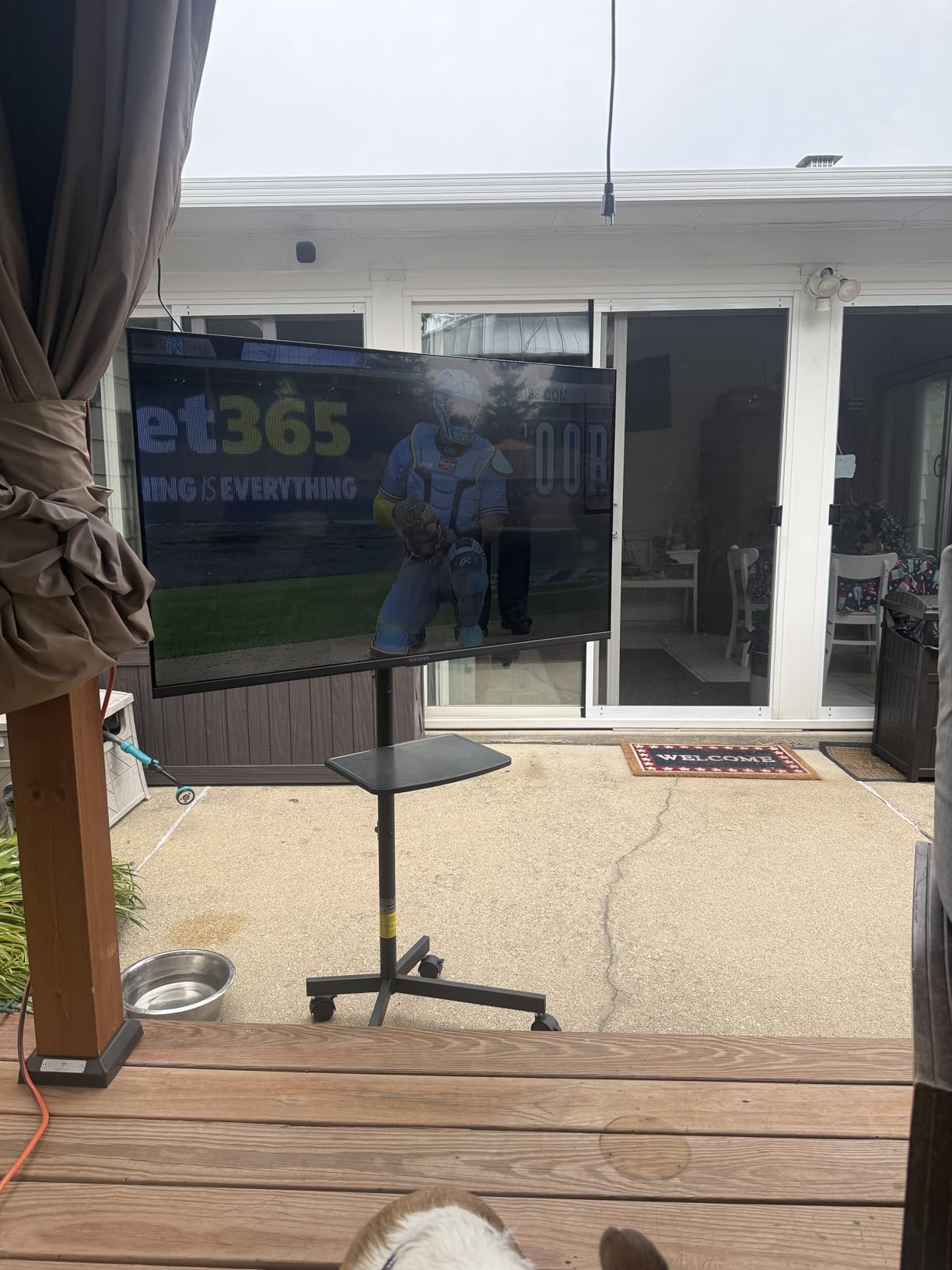 PERLESMITH Rolling TV Stand on Wheels for 32-83 Inch Screens up to 110lbs, Mobile TV Cart Height Adjustable Portable Outdoor TV Stand Tilt Rolling TV Cart with Shelf Max VESA 600x400mm PSTVMC03 customer photo 1