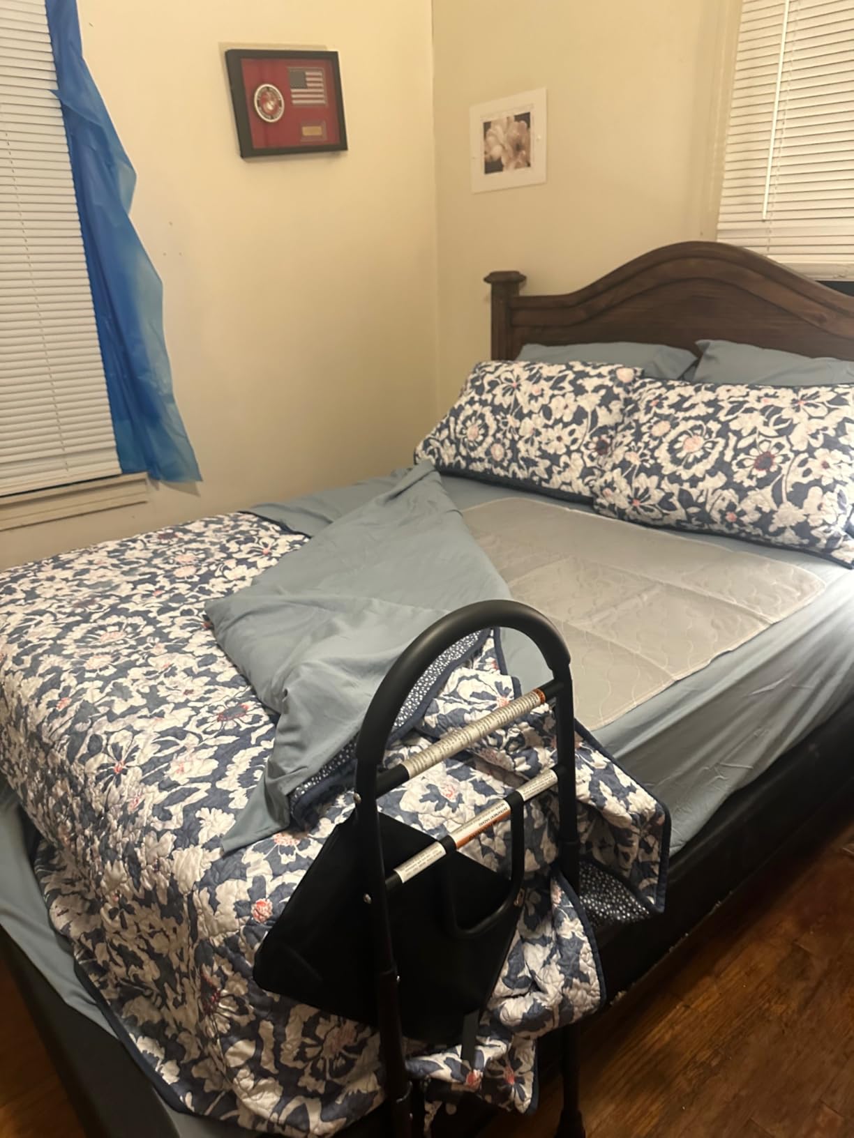 Medical king Bed Rails for Elderly Adults Safety Bed Assist Rails for Seniors with Adjustable Heights ASTM Approved Easy to get in or Out of Bed with Floor Support customer photo 2