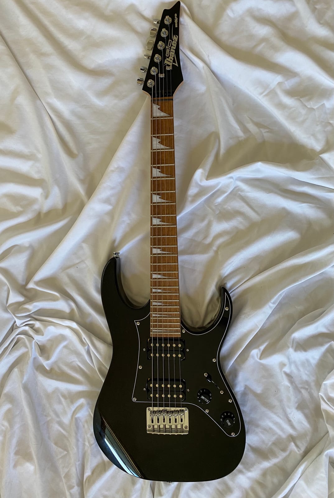 Ibanez GRGM21 GIO Mikro Electric Guitar, Blue Burst | Travel guitar with 24 frets, dual humbuckers and maple fretboard customer photo 1