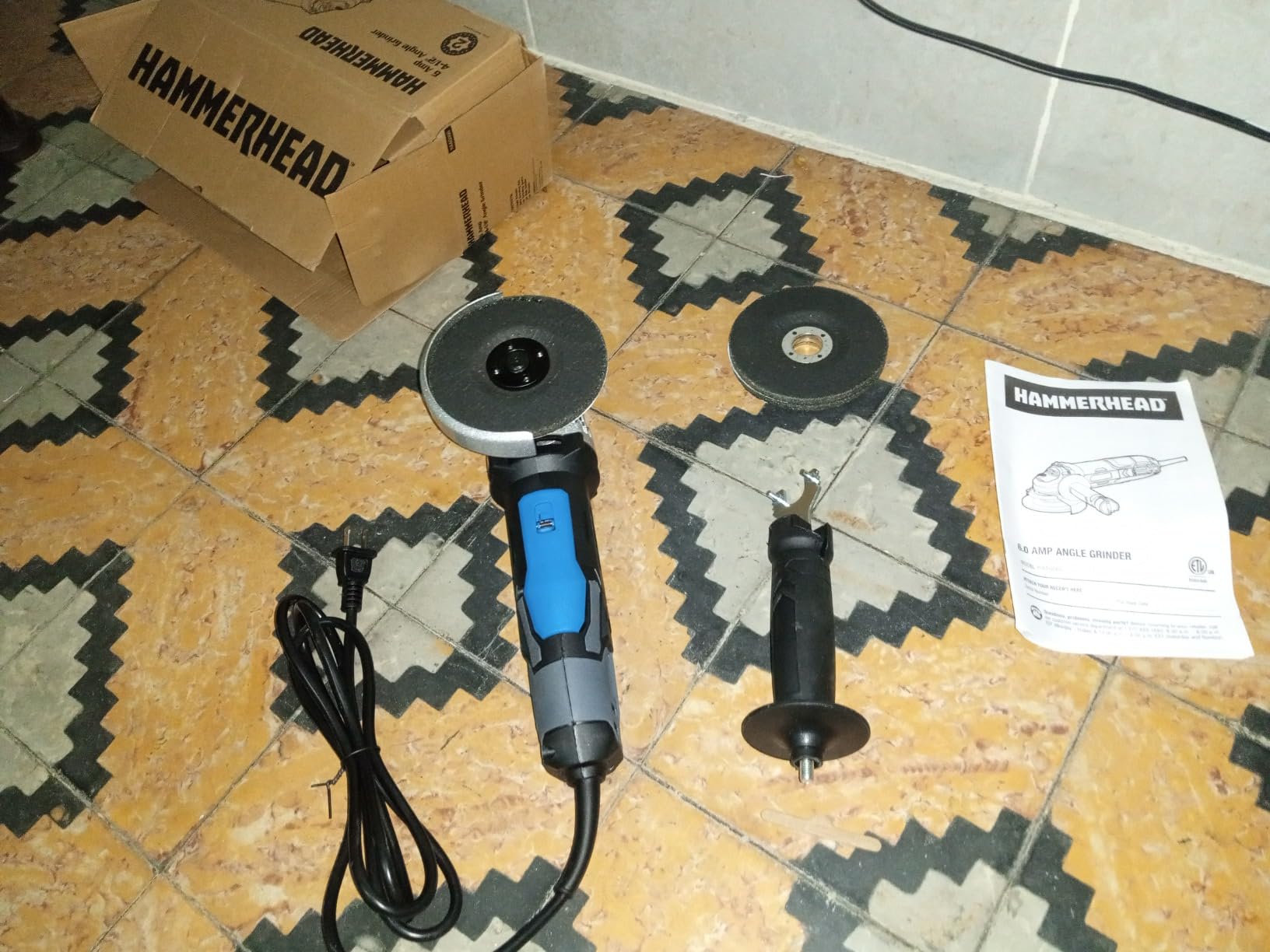 Hammerhead 6-Amp 4-1/2 Inch Angle Grinder with 3 pcs Grinding Wheel - HAAG060 customer photo 1