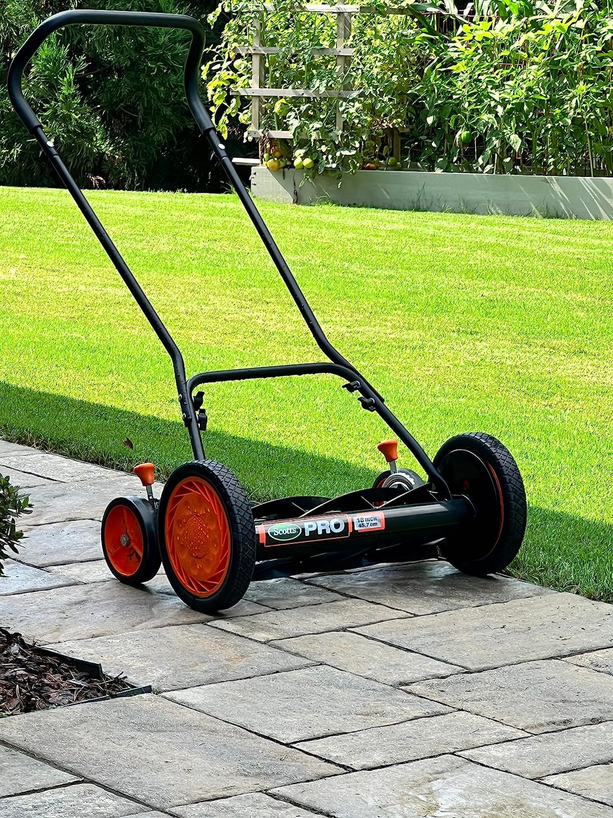 Scotts 716-18S 18-Inch 7-Blade Push Reel Lawn Mower, Green customer photo 1
