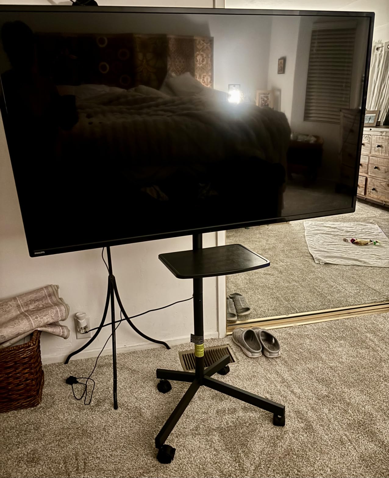 PERLESMITH Rolling TV Stand, Mobile TV Stand for 23-60 Inch LCD LED TVs, Tilt TV Stand Wheels Holds up to 88Lbs, Portable TV Stand for Bedroom with Shelf, Outdoor TV Stand Max VESA 400x400mm PSTVMC06 customer photo 2