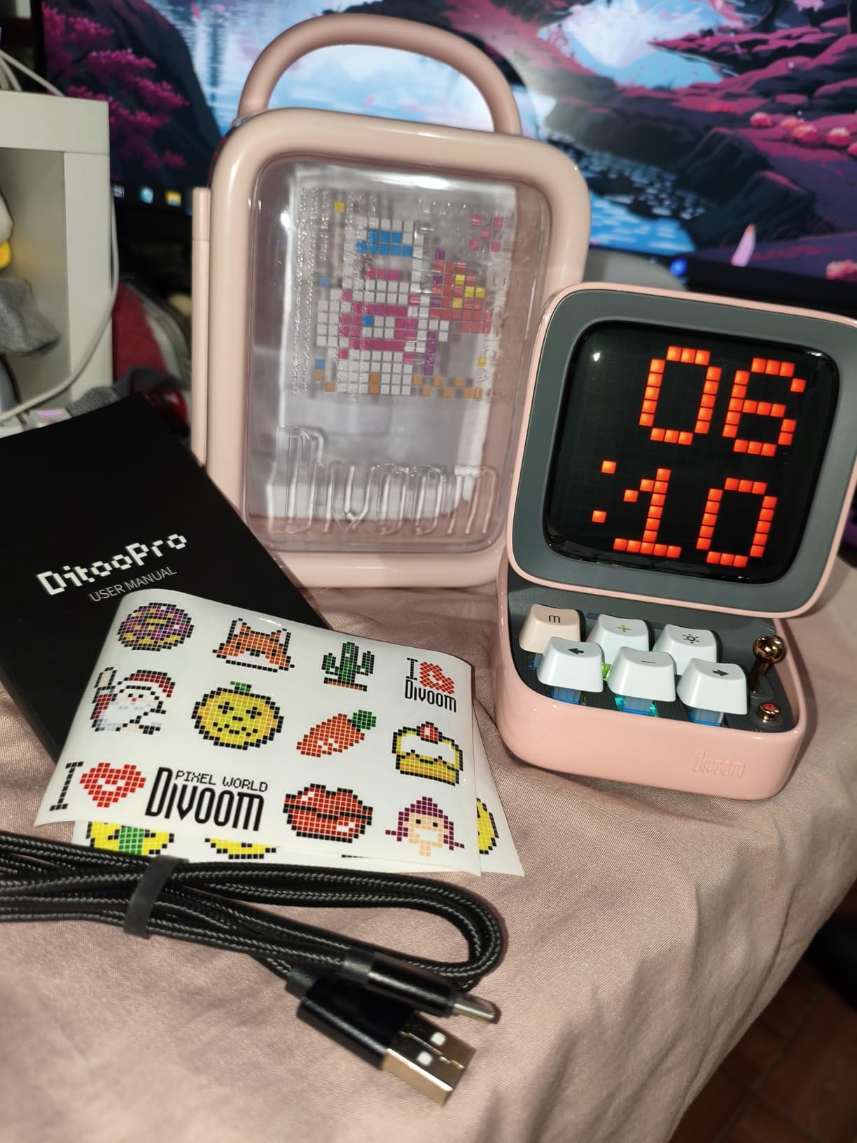 Divoom Ditoo Retro Pixel Art Game Bluetooth Speaker with 16X16 LED App Controlled Front Screen (Pink) customer photo 2