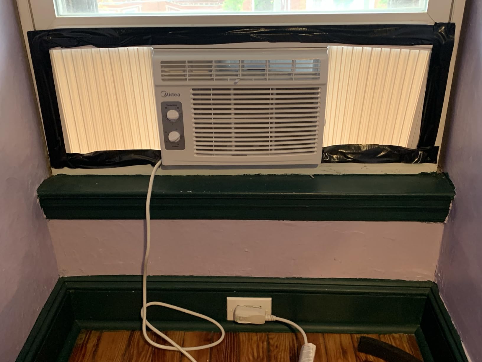 Midea 5,000 BTU EasyCool Small Window Air Conditioner - Cool up to 150 Sq. Ft. with Easy-to-Use Mechanical Controls and Reusable Filter, Perfect for Small Bedroom, Living Room, Home Office customer photo 2