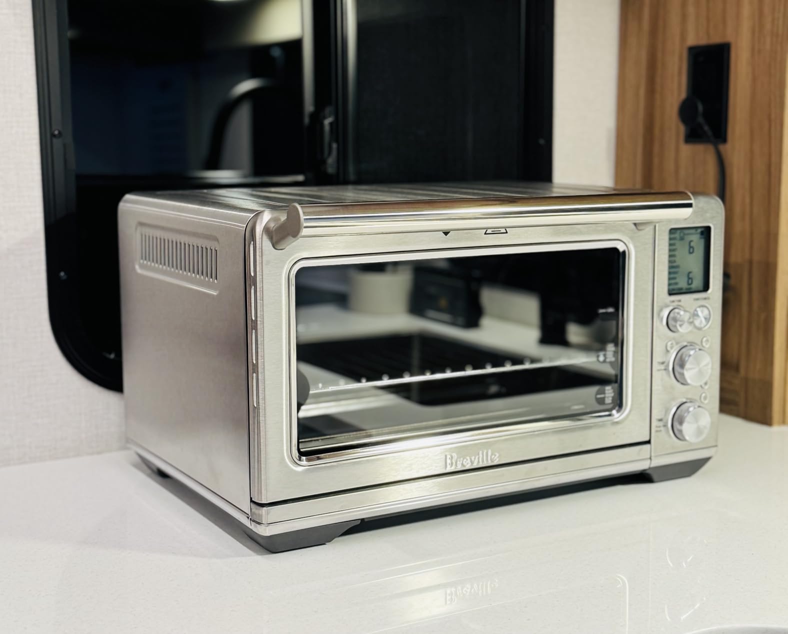 Breville BOV860BSS Smart Oven Air Fryer, Brushed Stainless Steel | Bake, toast, broil and more with countertop oven's 11 cooking functions | Convection setting reduces cook time by up to 30% customer photo 2