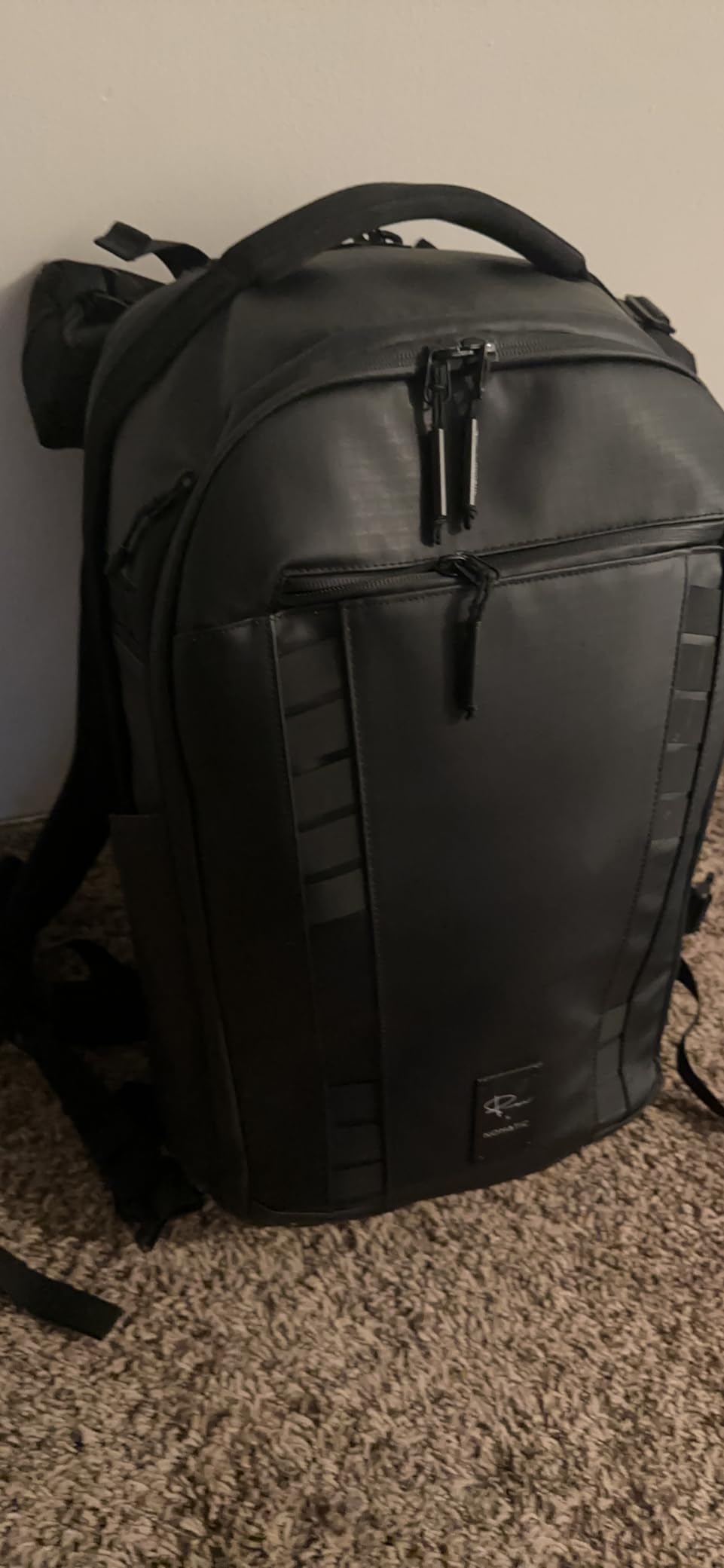 NOMATIC McKinnon Camera Backpack 35L - Camera Bag for Photographers, Customizable Dividers, Fits 16