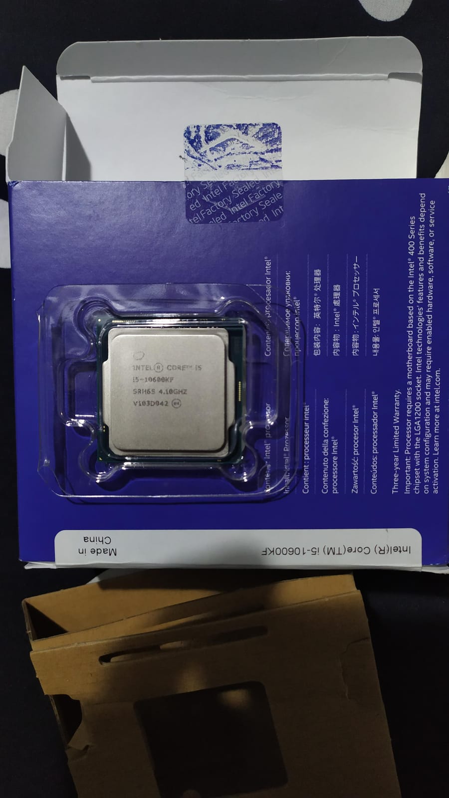 Intel Core i5-10600KF Desktop Processor 6 Cores up to 4.8 GHz Unlocked Without Processor Graphics LGA 1200 (Intel 400 Series chipset) 125W customer photo 1