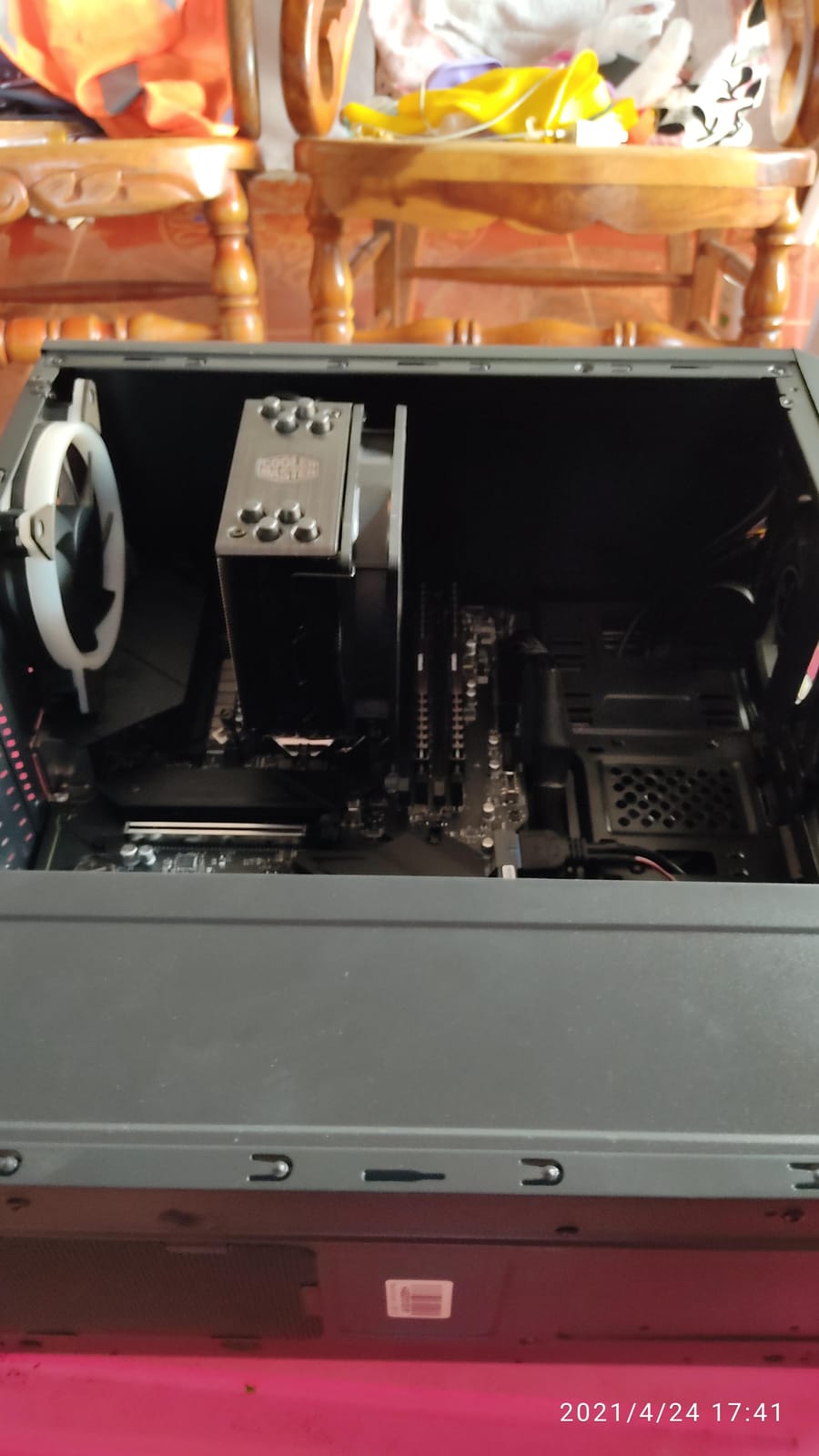 Intel Core i5-10600K Desktop Processor 6 Cores up to 4.8 GHz Unlocked LGA1200 (Intel 400 Series Chipset) 125W customer photo 2