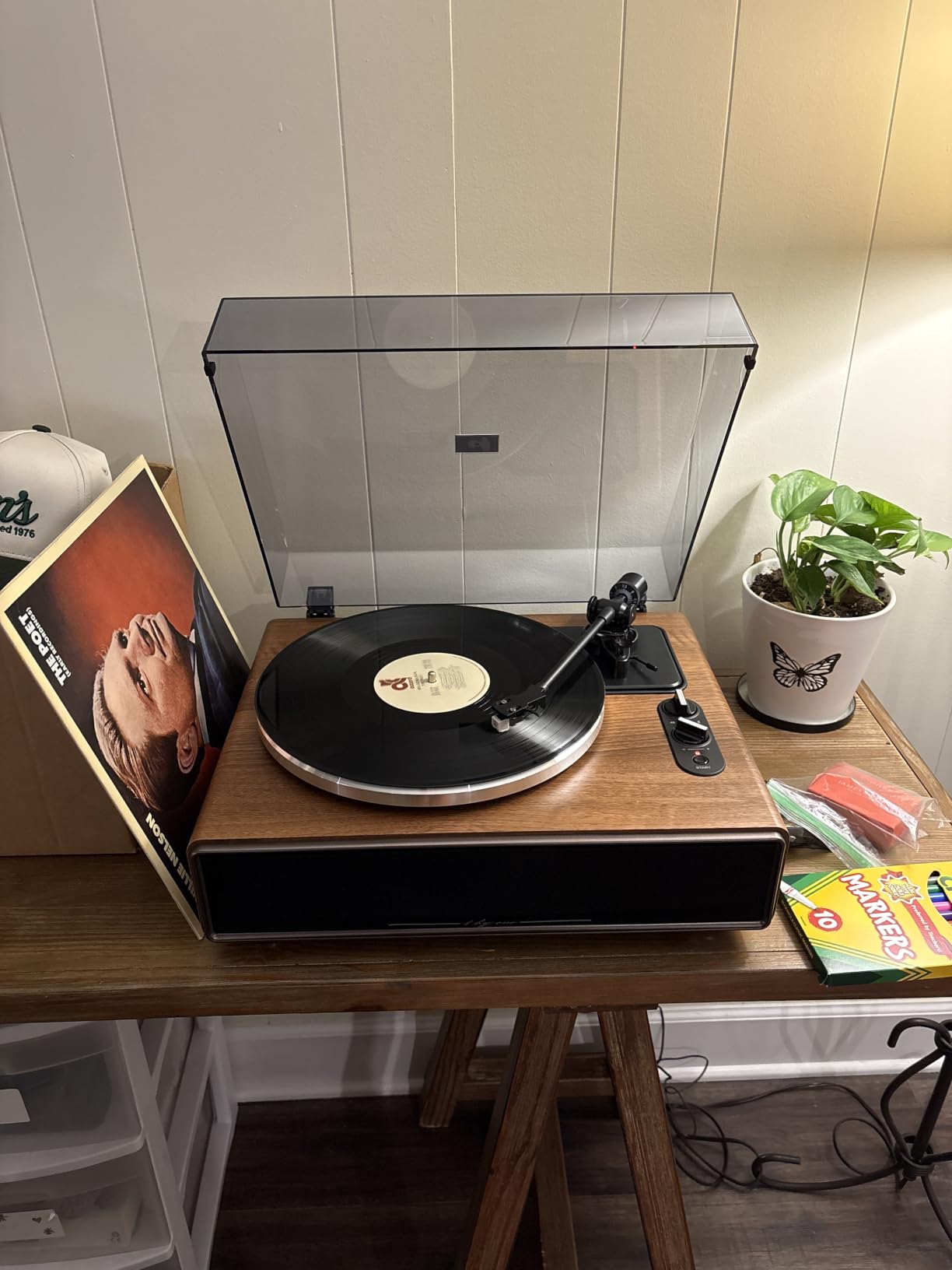 1 BY ONE High Fidelity Belt Drive Turntable with Built-in Speakers | Vinyl Record Player with Magnetic Cartridge, Wireless Playback and Aux-in Functionality, Auto Off customer photo 1