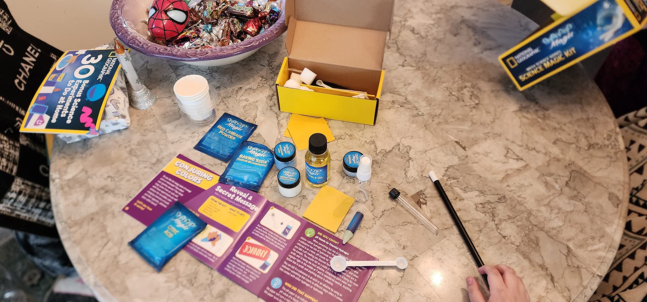NATIONAL GEOGRAPHIC Science Magic Kit - Science Kit for Kids with 100+ Unique Experiments and Magic Tricks, Chemistry Set and STEM Project, A Great Gift for Boys and Girls (Amazon Exclusive) customer photo 1