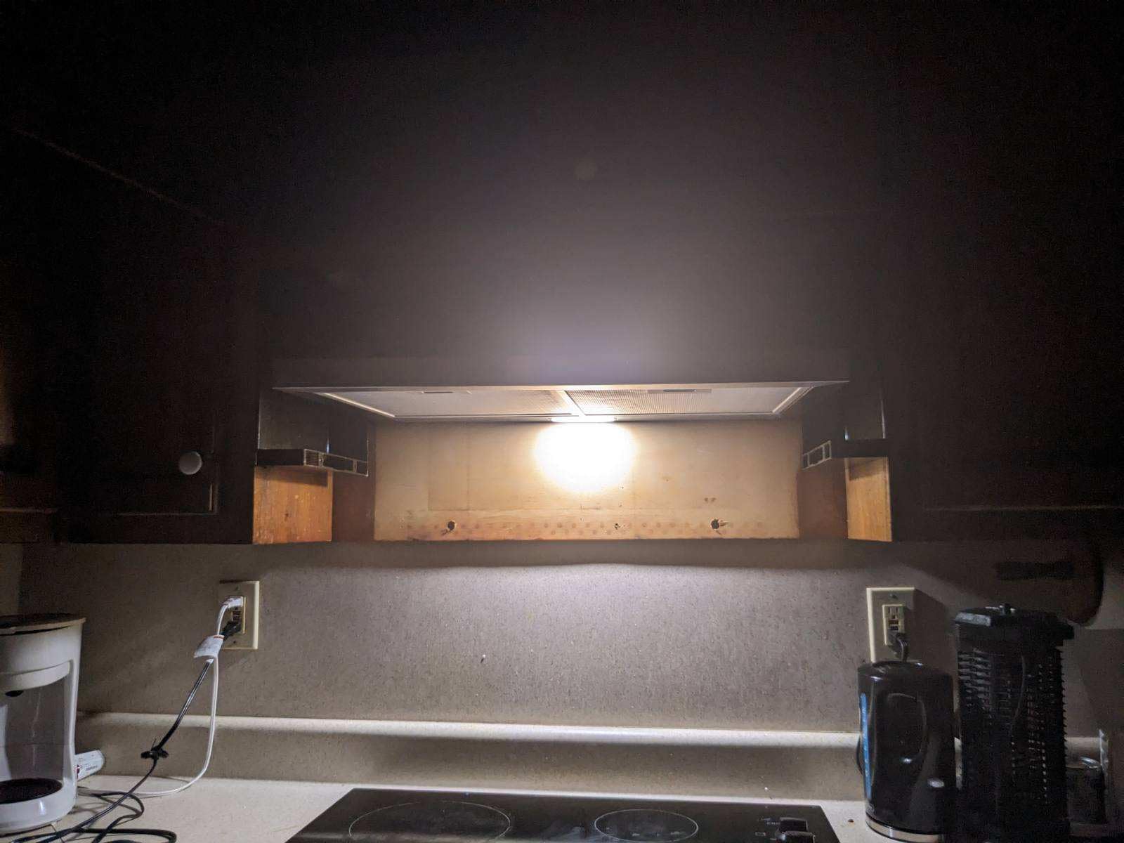 Tieasy Wall Mount Range Hood 30 inch with Ducted/Ductless Convertible Duct, Stainless Steel Chimney-Style Over Stove Vent Hood with LED Light, 3 Speed Exhaust Fan, 450 CFM customer photo 2