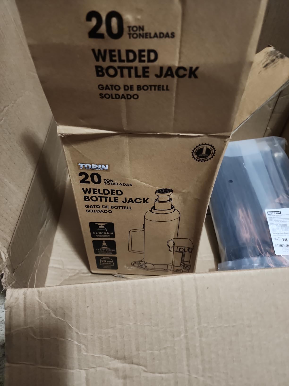 Torin 20 Ton (40,000 LBs) Capacity Hydraulic Welded Heavy Duty Bottle Jack, AT92003BB, Black customer photo 1