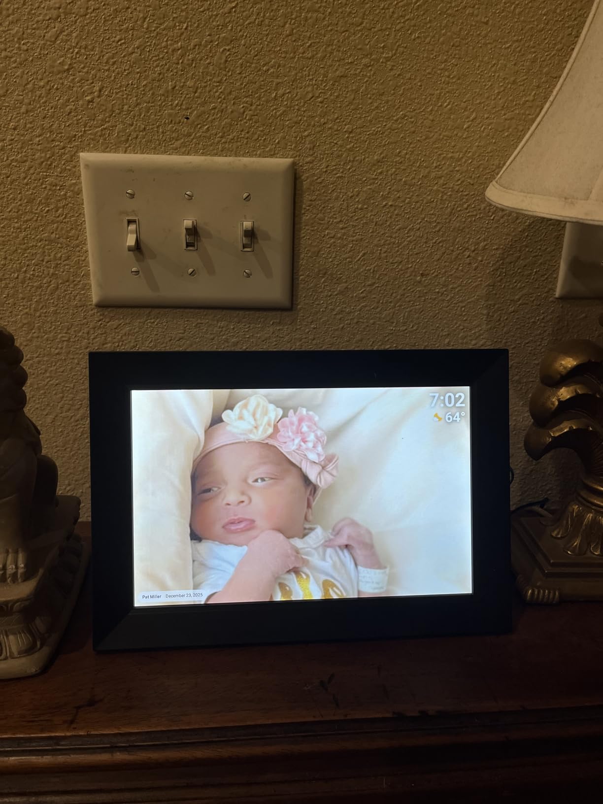 BIGASUO Digital Picture Frame, 10.1