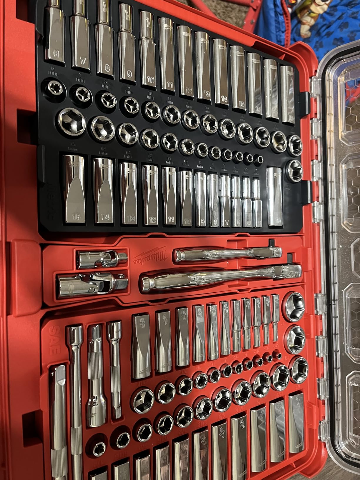 Milwaukee Electric - 1/4-3/8 106PC Rat. and Socket Set in PACKOUT SAE-MM customer photo 1