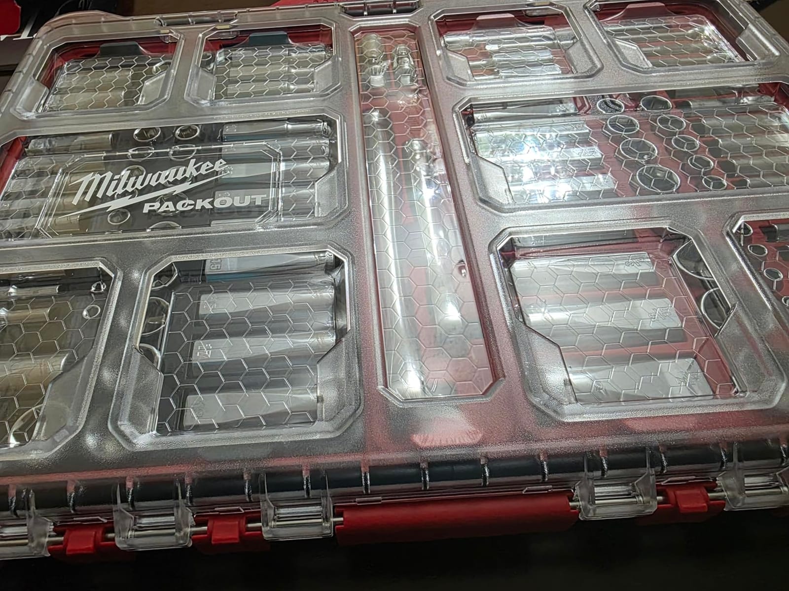 Milwaukee Electric - 1/4-3/8 106PC Rat. and Socket Set in PACKOUT SAE-MM customer photo 2