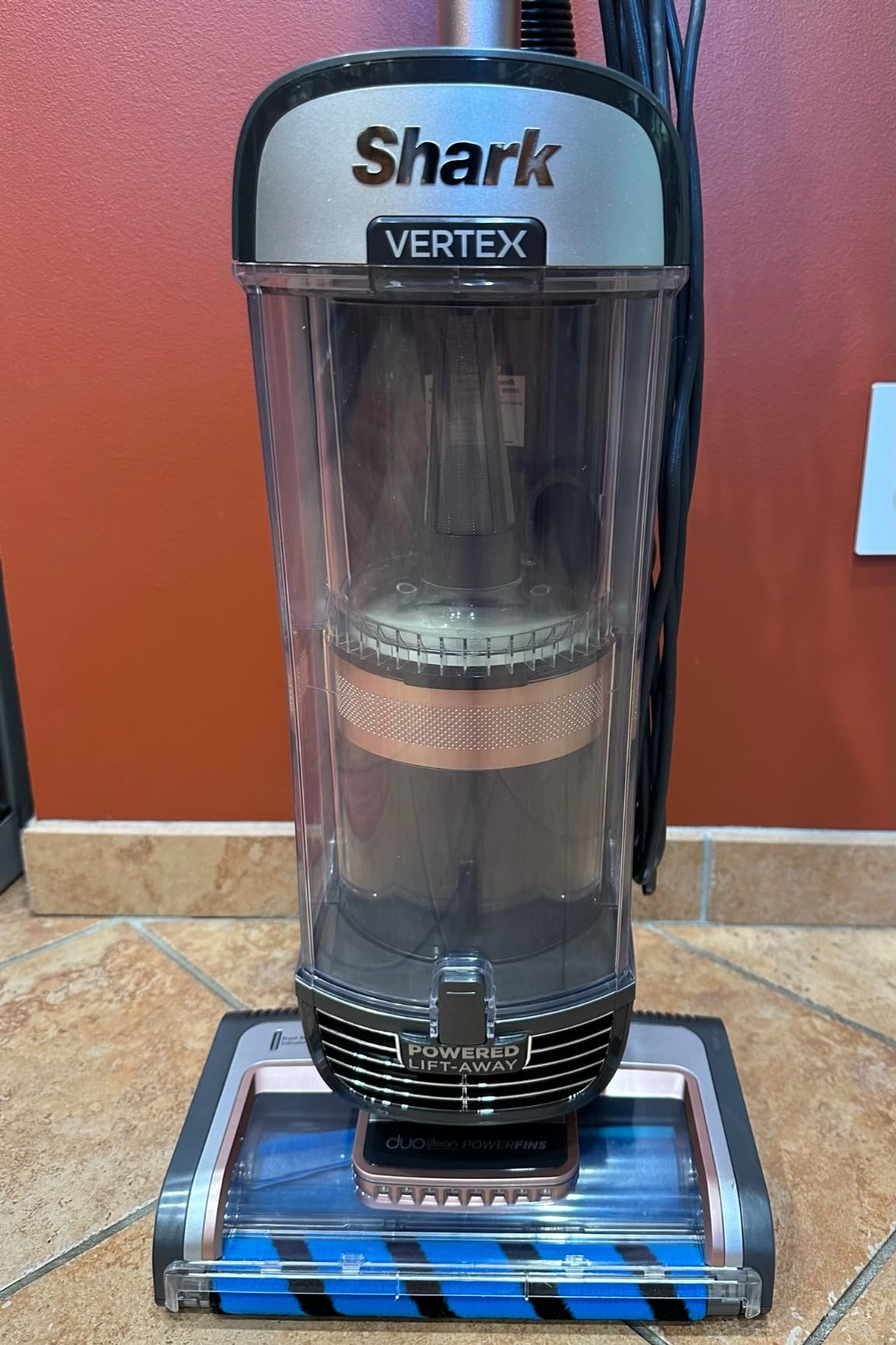 Shark AZ2002 Vertex Powered Lift-Away Upright Vacuum with DuoClean PowerFins, Self-Cleaning Brushroll, Large Dust Cup, Pet Crevice Tool, Dusting Brush & Power Brush, Silver/Rose Gold customer photo 1