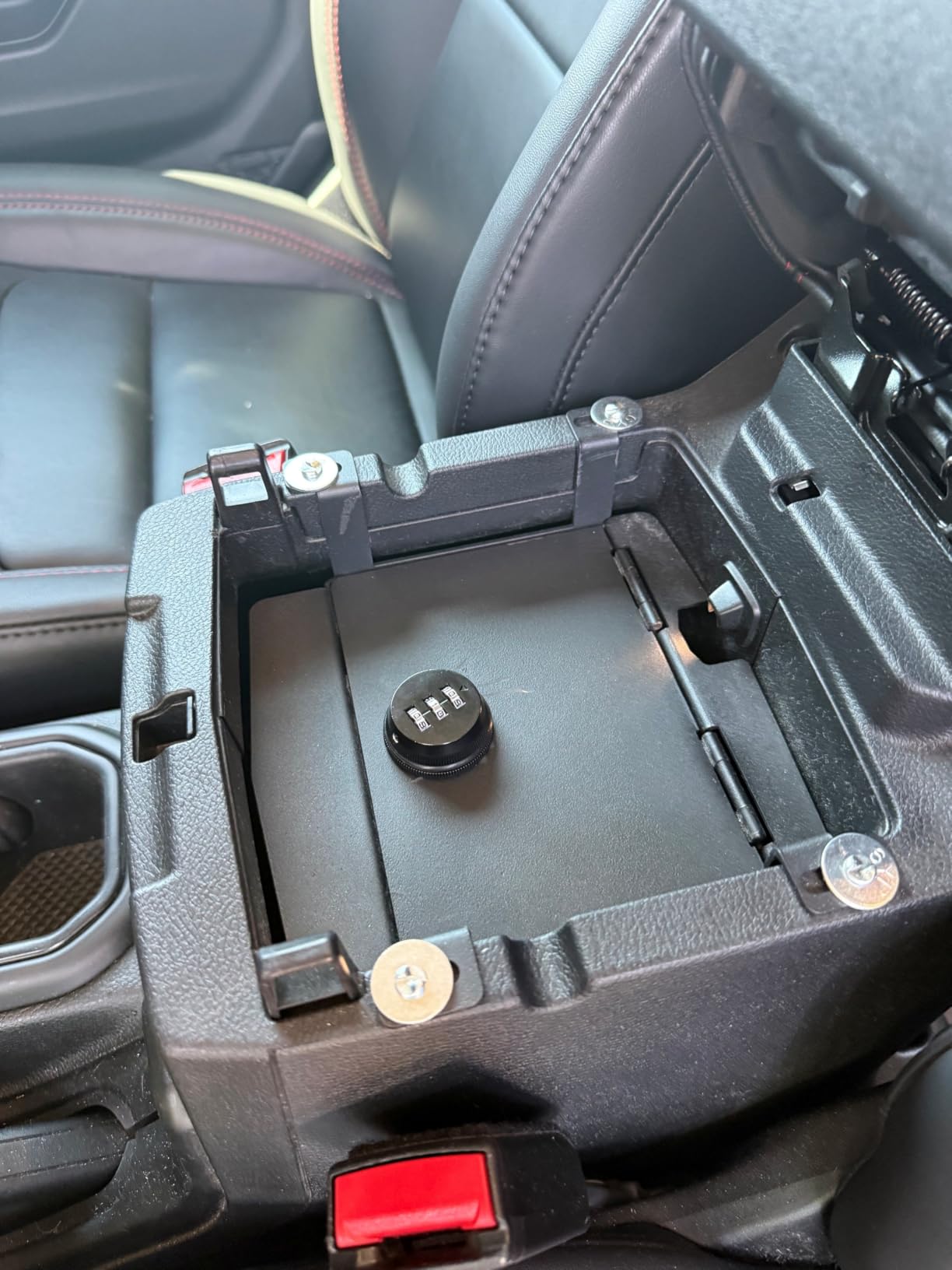 u-Box JL Wrangler Locking Storage Console Safe Box Security Interior Accessories for 2018-2025 Jeep Wrangler JL & JLU Unlimited customer photo 2