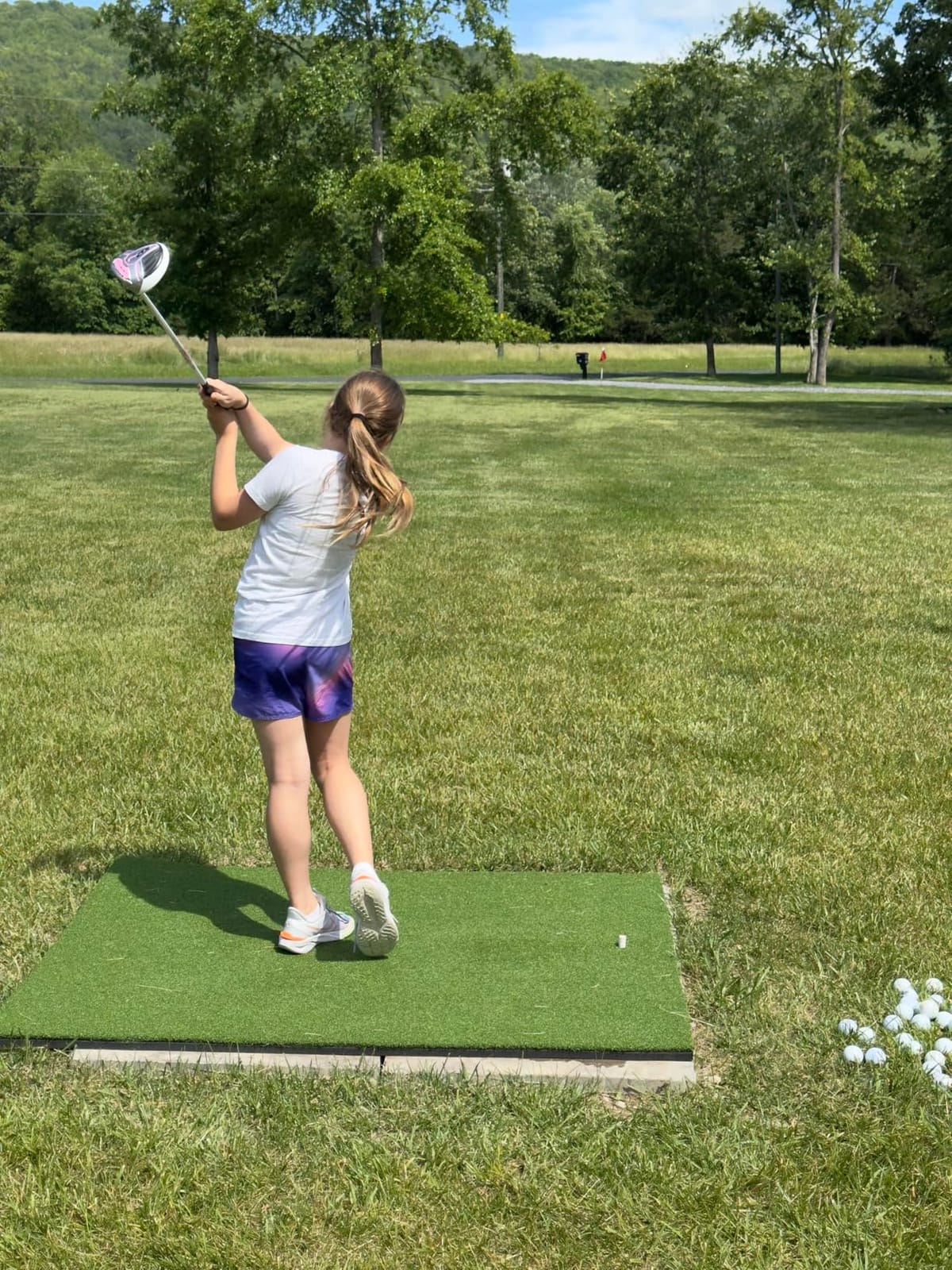 GoSports Elite Golf Hitting Mat for Indoor and Outdoor Practice - Withstands Thousands of Shots - Heavy-Duty Turf Driving Range Mats Works with Golf Simulators - Includes 3 tees - Choose Your Size customer photo 1