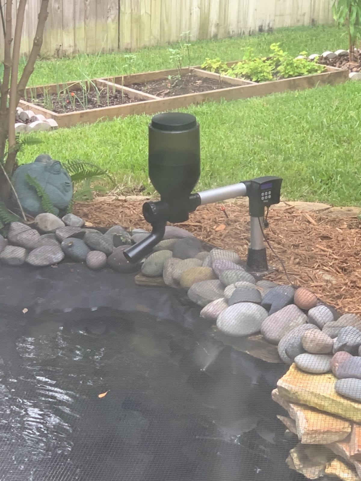 hygger Large Programmable Auto Pond Feeder with LCD Display Controller Automatic Fish Food Feeding Dispenser Outdoor Koi Fish Feeder 5.5 L Capacity customer photo 1