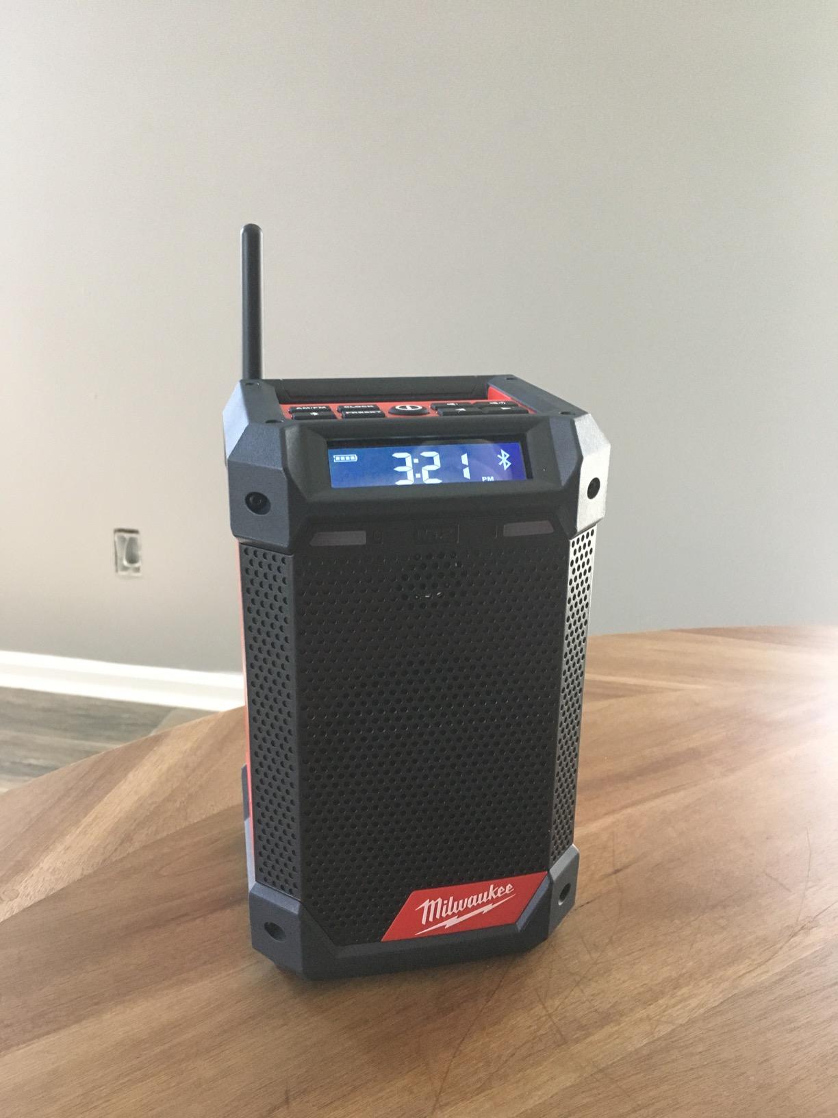 Milwaukee 2951-20 M12 Lithium-Ion Cordless Radio + Charger (Tool Only) customer photo 1