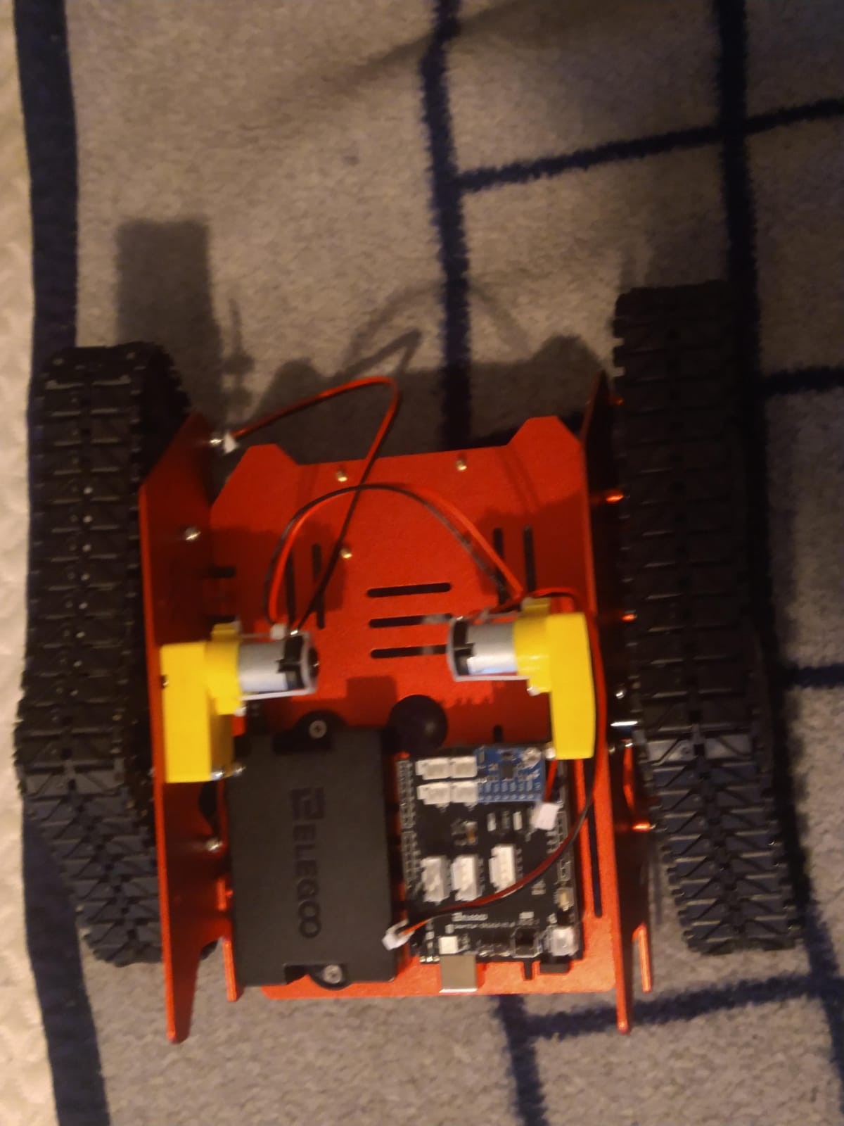 ELEGOO Conqueror Robot Tank Kit with UNO R3, Compatible with Arduino | WiFi FPV Camera, Obstacle Avoidance, Line Tracking Mode, STEM Toys & Projects for Kids, Remote Control, Auto-follow customer photo 2