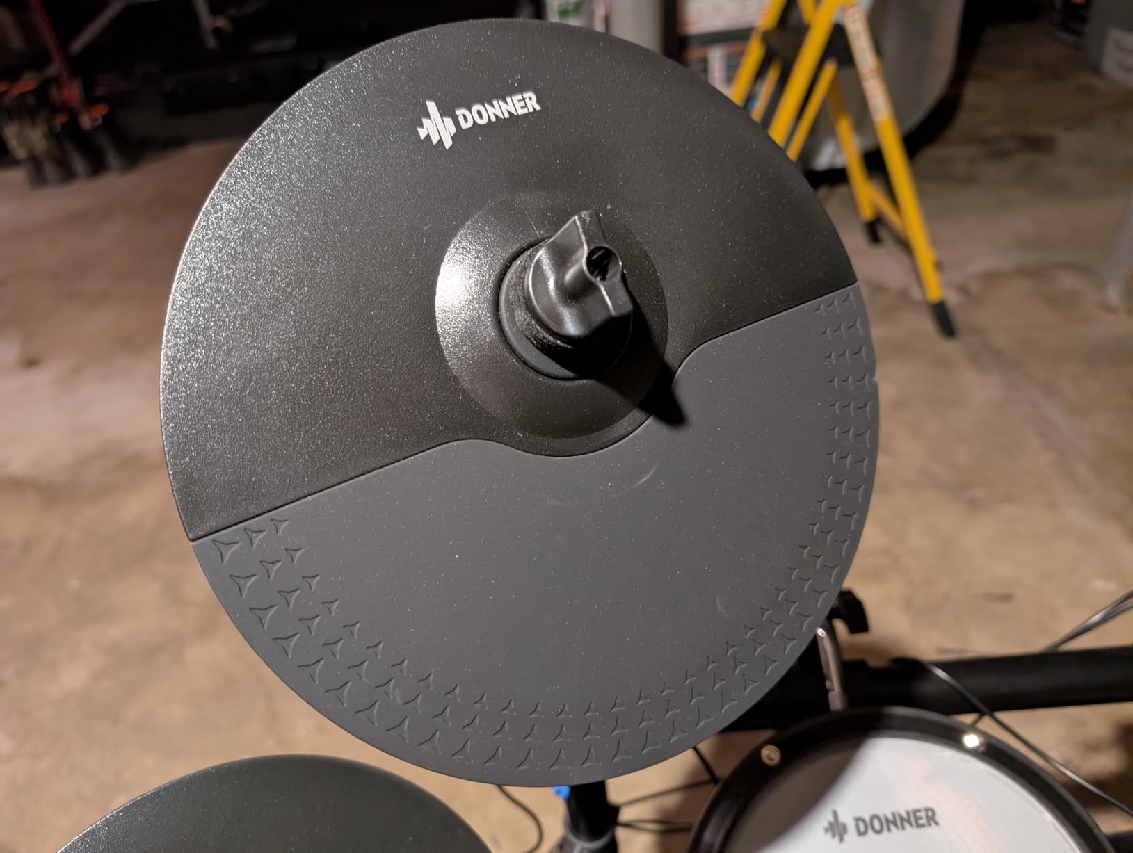 Donner DED-200 Electric Drum Sets with Quiet Mesh Drum Pads, 2 Cymbals w/Choke, 31 Kits and 450+ Sounds, Throne, Headphones, Sticks, USB MIDI, Melodics Lessons (5 Pads, 3 Cymbals) customer photo 1