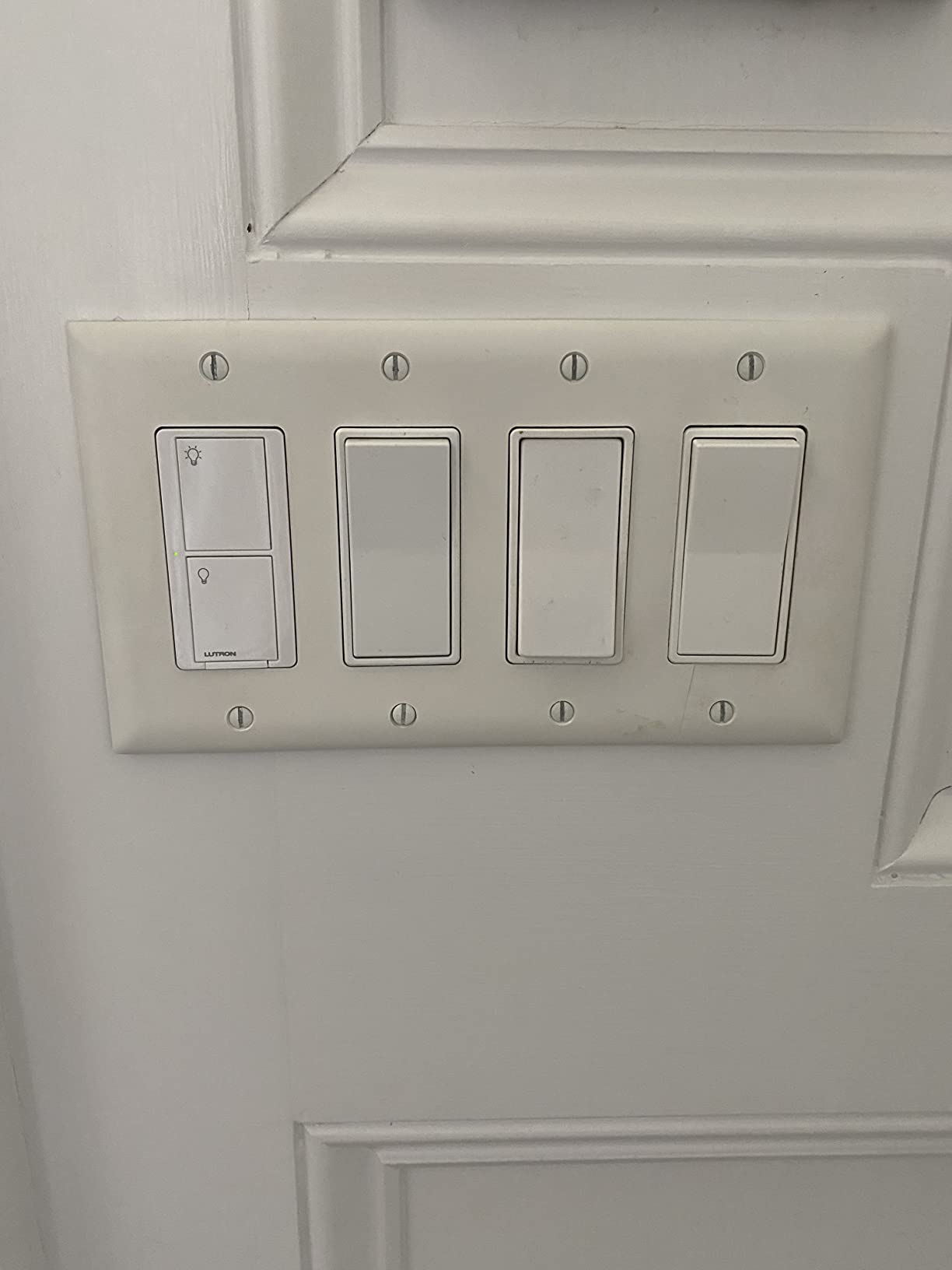 Caseta Smart Switch Starter Kit; Smart Light Switch, Hub & Wallplate | Smart Kit has ultra reliable connection, doesn't rely on WiFi; connect to Alexa, Apple Home, Google Home, P-BDG-PKG1WS, White customer photo 2