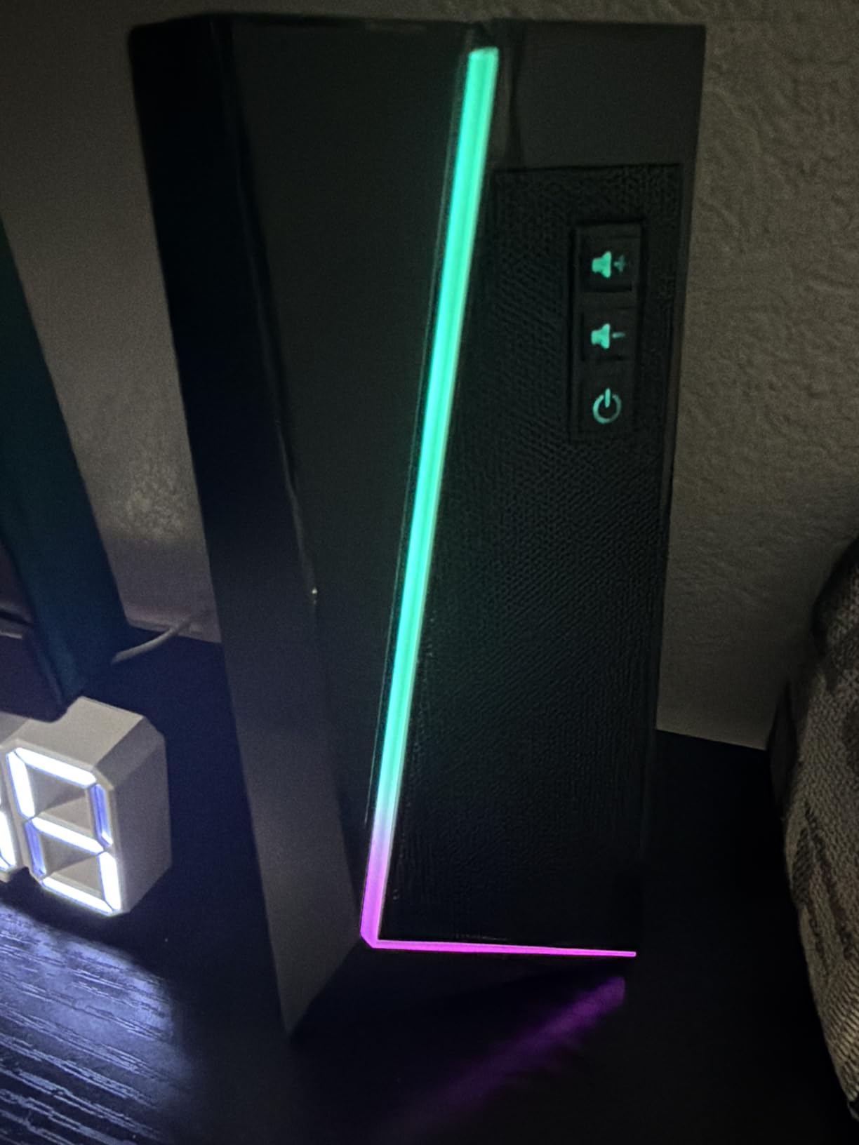Redragon GS520 RGB Desktop Speakers, 2.0 Channel PC Computer Stereo Speaker with 6 Colorful LED Modes, Enhanced Sound and Easy-Access Volume Control, USB Powered w/ 3.5mm Cable customer photo 1