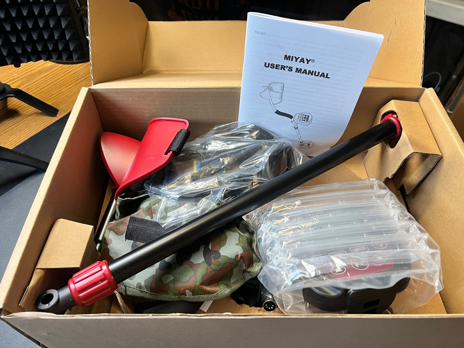Professional Metal Detector for Adults, Gold Metal Detectors Lightweight with LCD Display, Pinpoint & Disc & Notch & All Metal 5 Modes, Battery Included customer photo 1