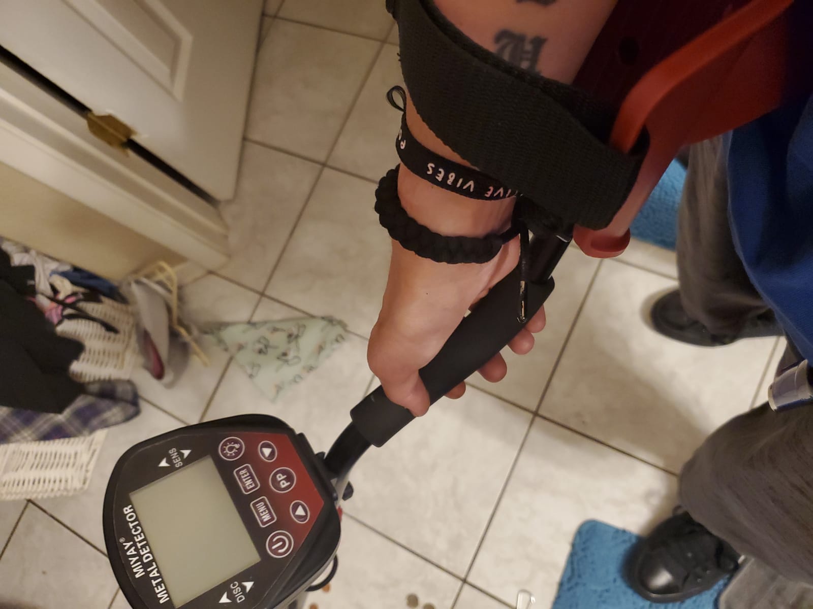 Professional Metal Detector for Adults, Gold Metal Detectors Lightweight with LCD Display, Pinpoint & Disc & Notch & All Metal 5 Modes, Battery Included customer photo 2