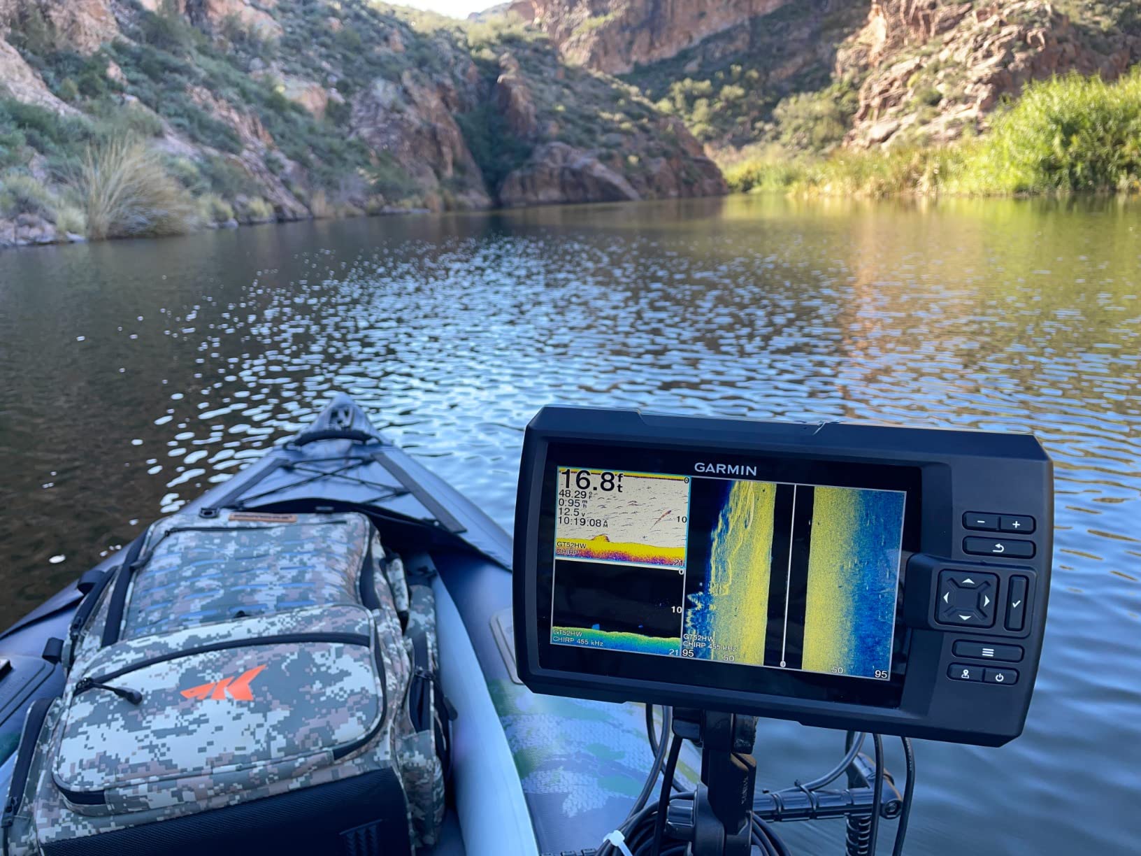 Garmin Striker Vivid 7sv, Easy-to-Use 7-inch Color Fishfinder and Sonar Transducer, Vivid Scanning Sonar Color Palettes (010-02553-00) customer photo 1