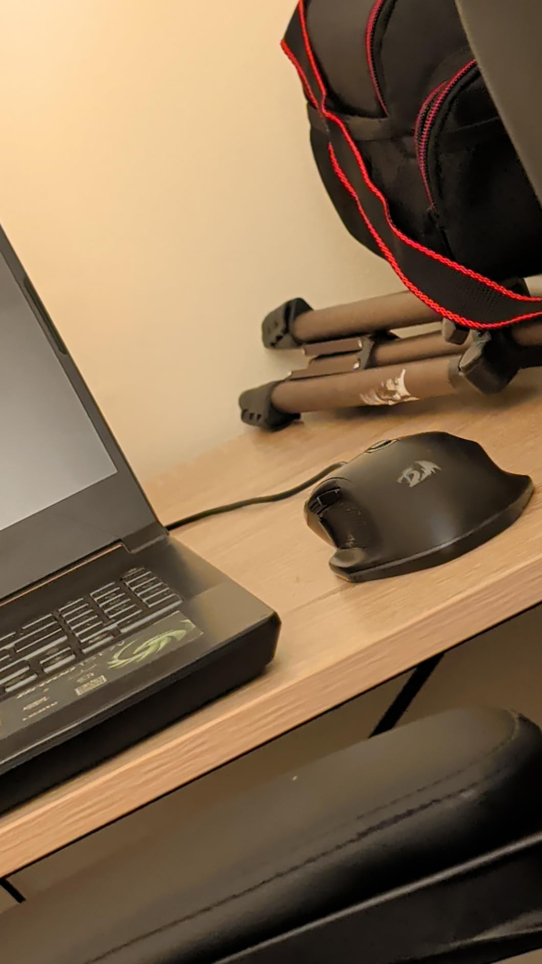 Redragon M602 Griffin RGB Gaming Mouse, Tri-Mode 2.4G/USB-C/Bluetooth Mouse Gaming, RGB Spectrum Backlit Ergonomic Mouse with 7 Programmable Backlight Modes up to 8000 DPI for Win PC Gamers (Wireless) customer photo 1