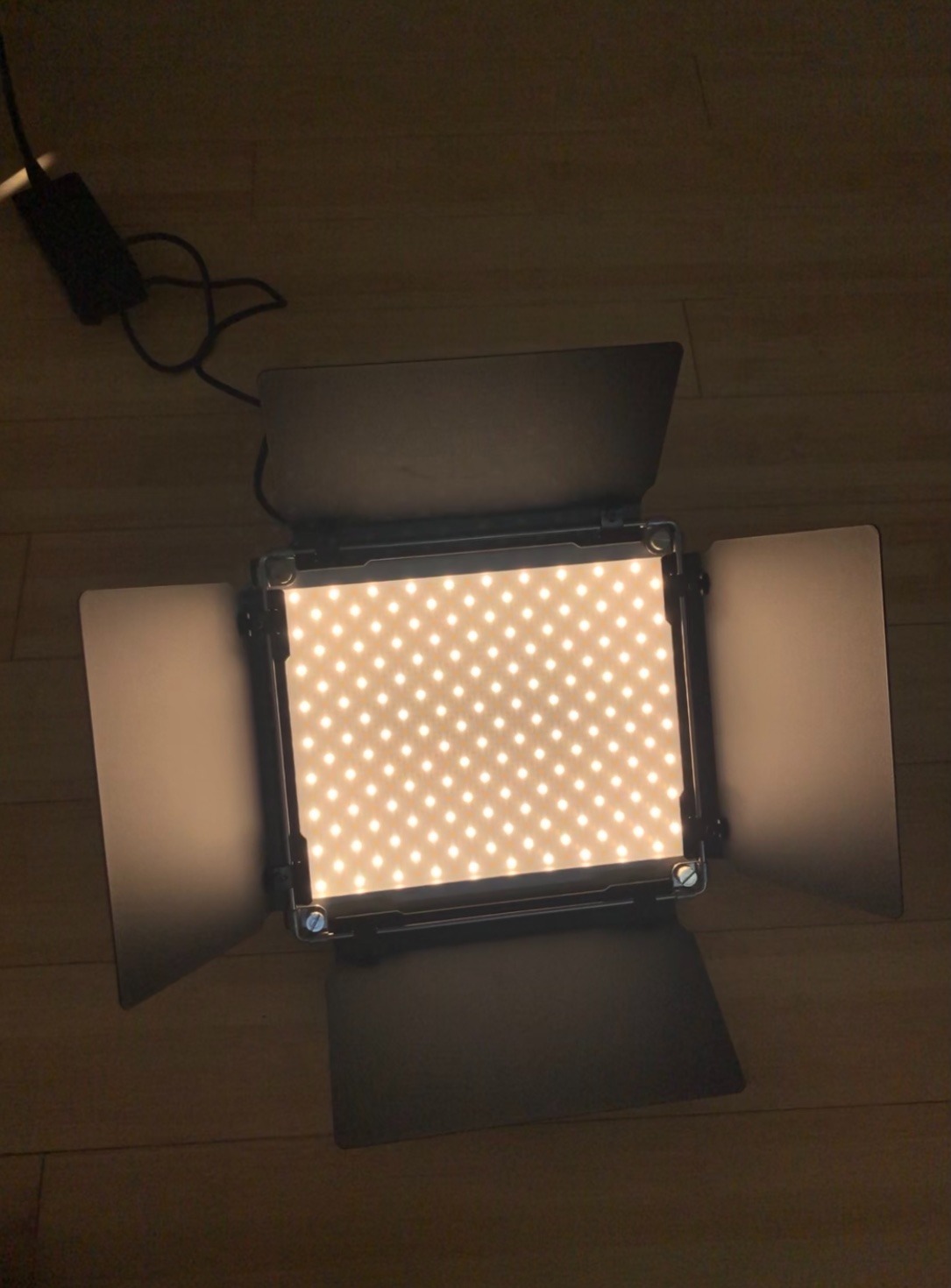 NEEWER 660 PRO RGB LED Video Light with App Control/Barn Door/U Bracket | 360° Full Color, CRI 97+, 50W Panel Studio Light, for Gaming Live Streaming YouTube Webex Recording, Filming, Photography customer photo 1