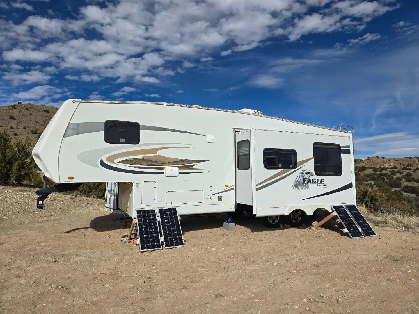 ECO-WORTHY 200 Watt 12V Complete Solar Panel Starter Kit for RV Off Grid | with Battery and Inverter: 200W Solar Panels+30A Charge Controller+50Ah Lithium Battery+600W Solar Power Inverter customer photo 2
