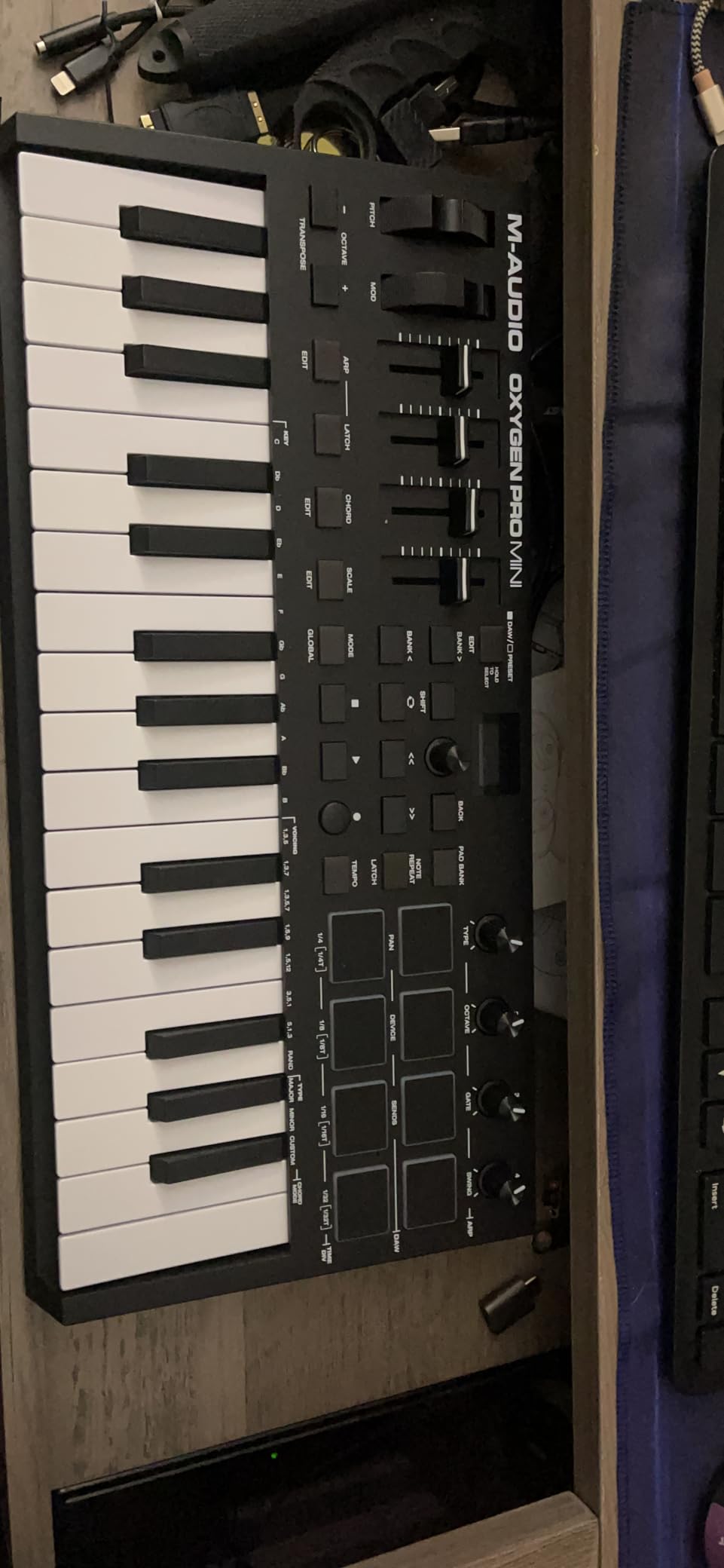 M-AUDIO Oxygen Pro Mini 32 USB MIDI Keyboard Controller | 32 Velocity-Sensitive Mini-Keys, 8 Beat Pads, 4 Knobs, 4 Faders, and Bundled DAW Recording Software, for Music Production customer photo 2