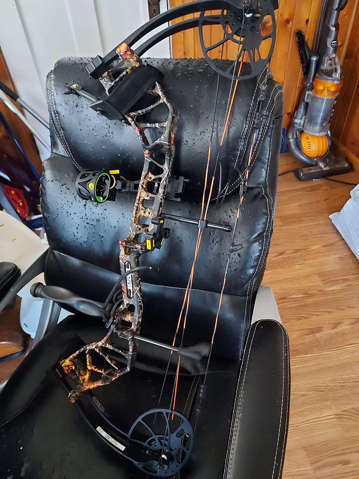 Bear Archery Legit Ready to Hunt Compound Bow Package for Adults & Youth, 14