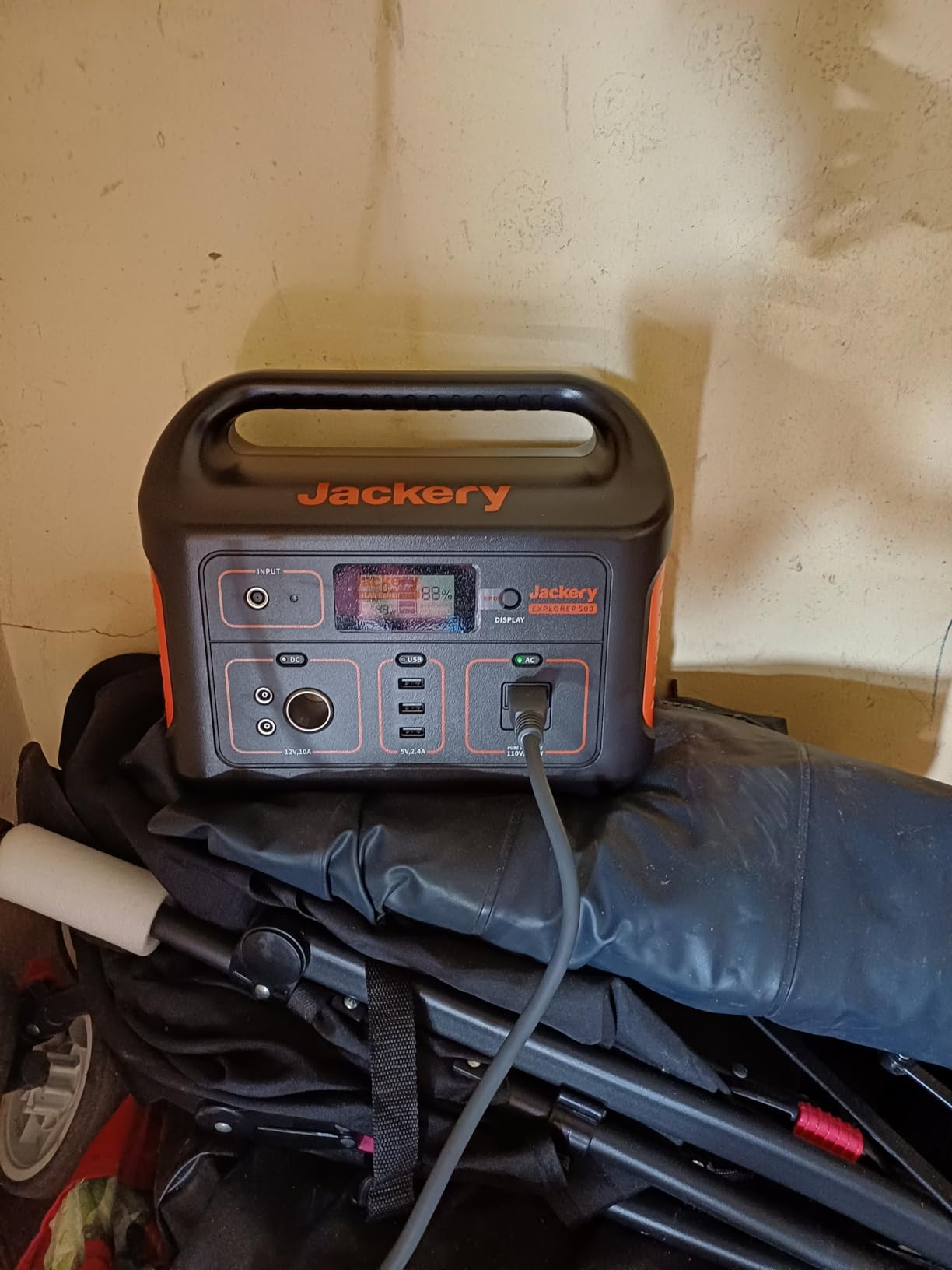 Jackery Explorer 500 v2 Portable Power Station with 100W Solar Panel, 512Wh LiFePO4 Battery, 500W AC (1000W Surge), Solar Generator for Camping, Home Backup, UPS, 14 lbs Lightweight(AC Cable Included) customer photo 2