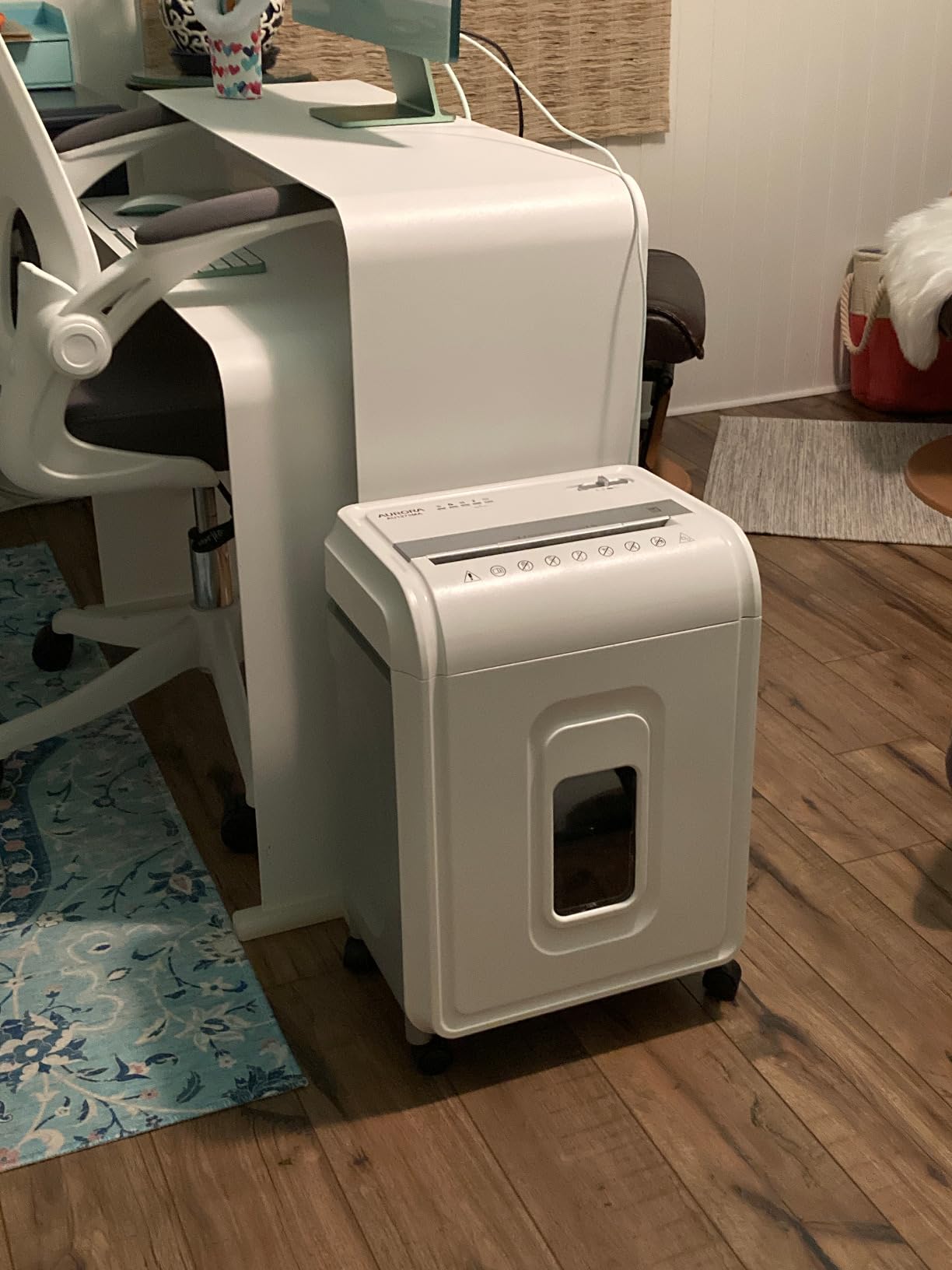 Aurora Professional Grade 12-Sheet Micro-Cut Paper and CD/Credit Card Shredder/ 60 Minutes Continuous Run Time, White/Gray customer photo 2