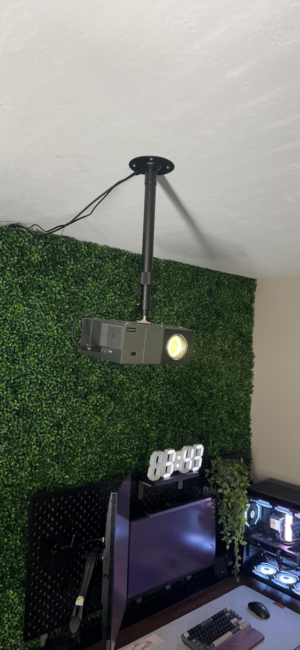 2-Be-Best Upgraded Projector Mount, Better Fixed Projector Ceiling Mount Projectors Wall Mounts with Extendable Length 14-24 in / 37-62 cm 360° Adjustable Projectors Mounts Black customer photo 2