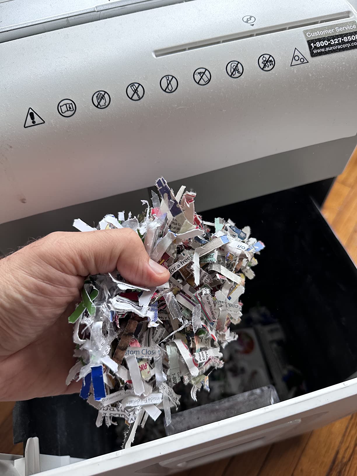 Aurora AU1260XA Anti-Jam 12-Sheet Crosscut Paper and CD/Credit Card Shredder customer photo 2