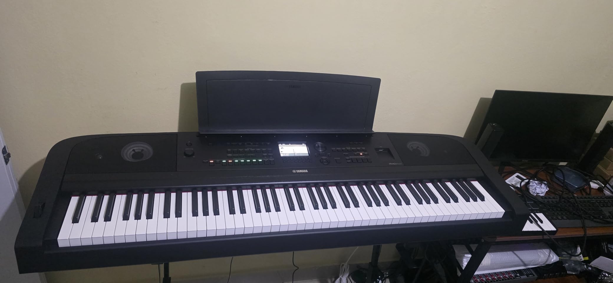 Yamaha DGX-670B 88-Key Weighted Digital Piano, Black, with Sustain Foot Switch Included, Music Rest Included, Furniture Stand Sold Separately customer photo 2