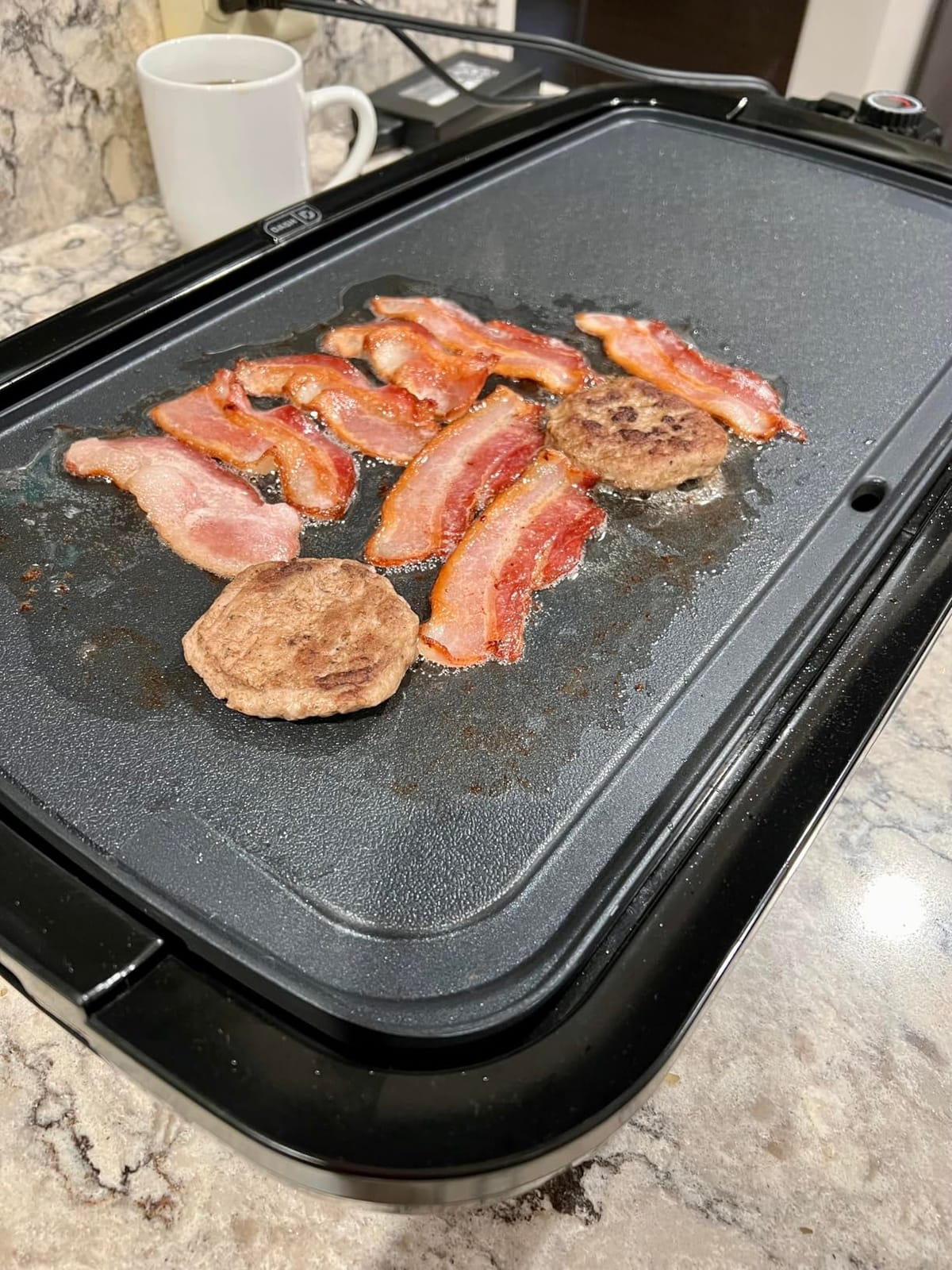 Dash Deluxe Everyday Electric Griddle, Removable Nonstick Plate, 20-Inch Cooking Surface customer photo 2