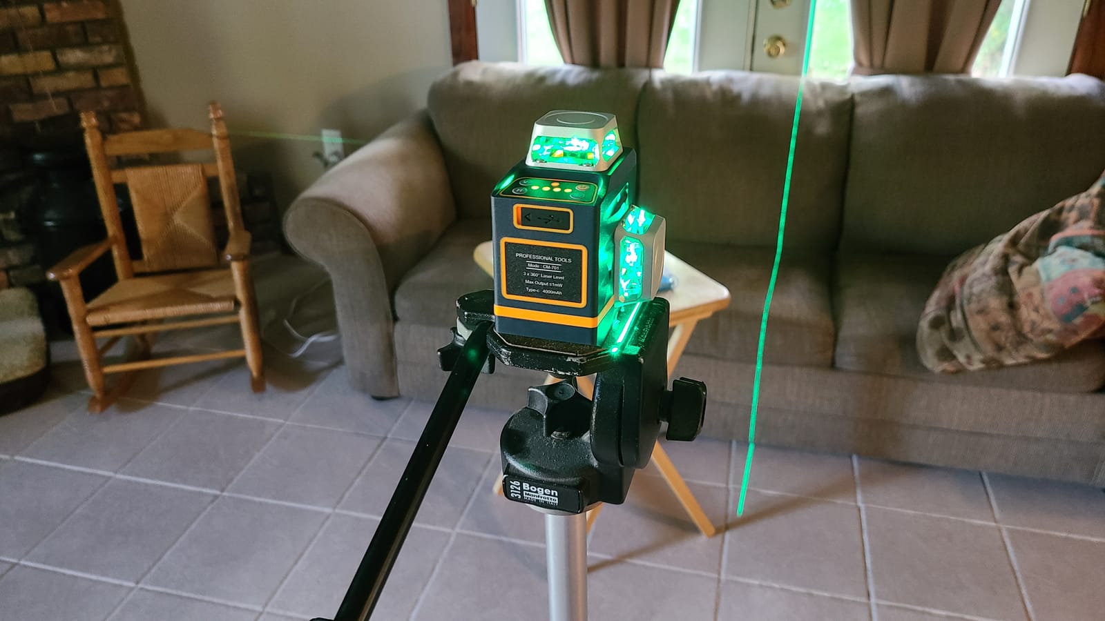 CIGMAN Laser Level Self Leveling 3x360° for Picture Hanging & Construction customer photo 1
