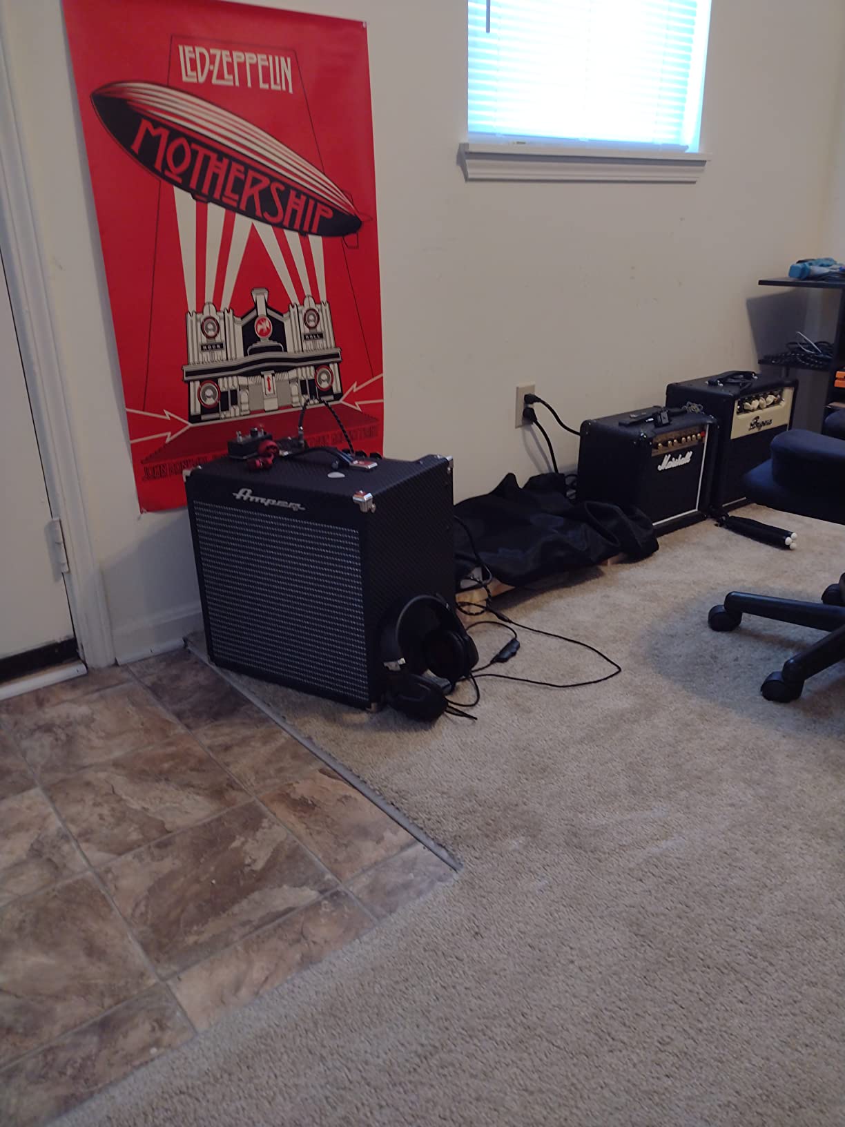 Ampeg Rocket Bass RB108 Bass Combo 1x8 30 Watts customer photo 2