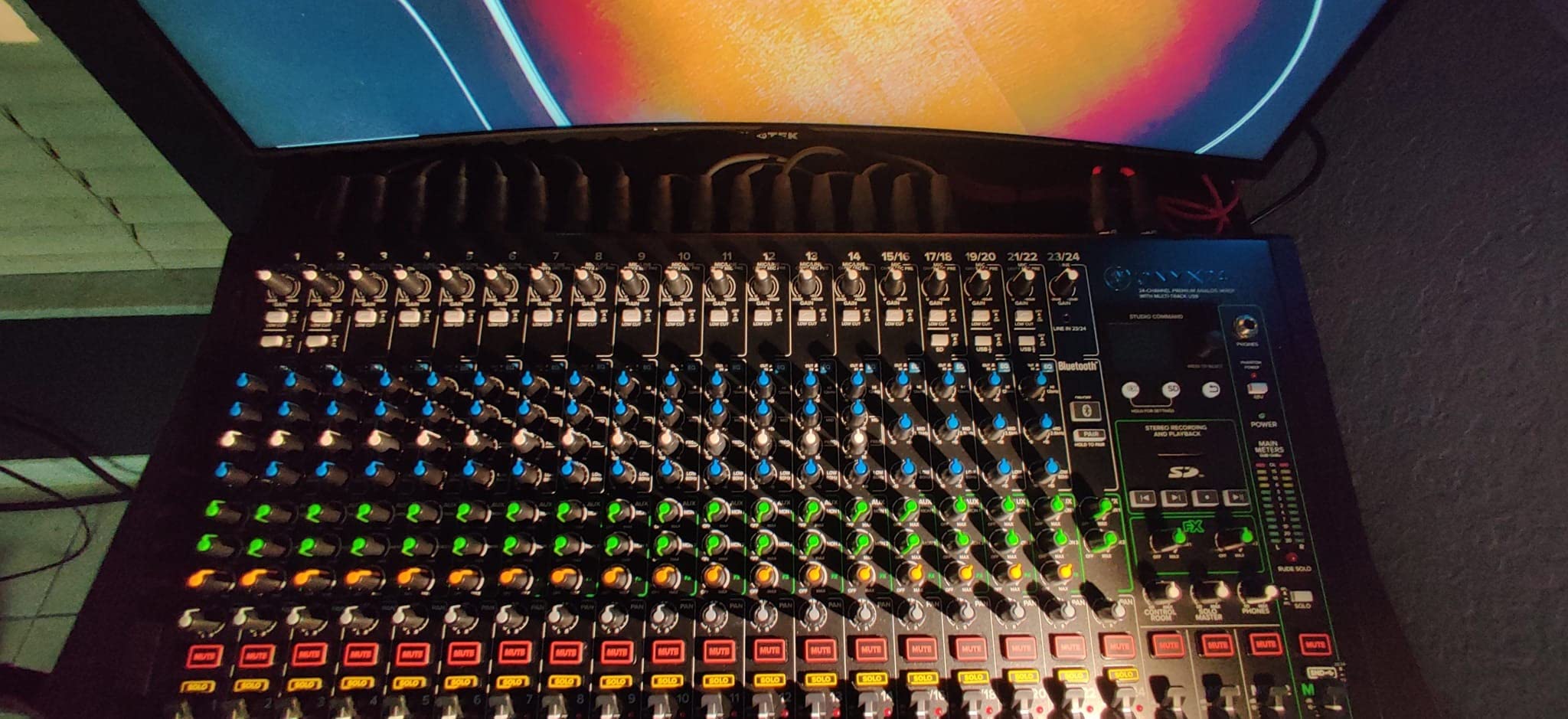 Mackie Onyx Series, 16-Channel Premium Analog Mixer with Multi-Track USB (Onyx16) customer photo 1