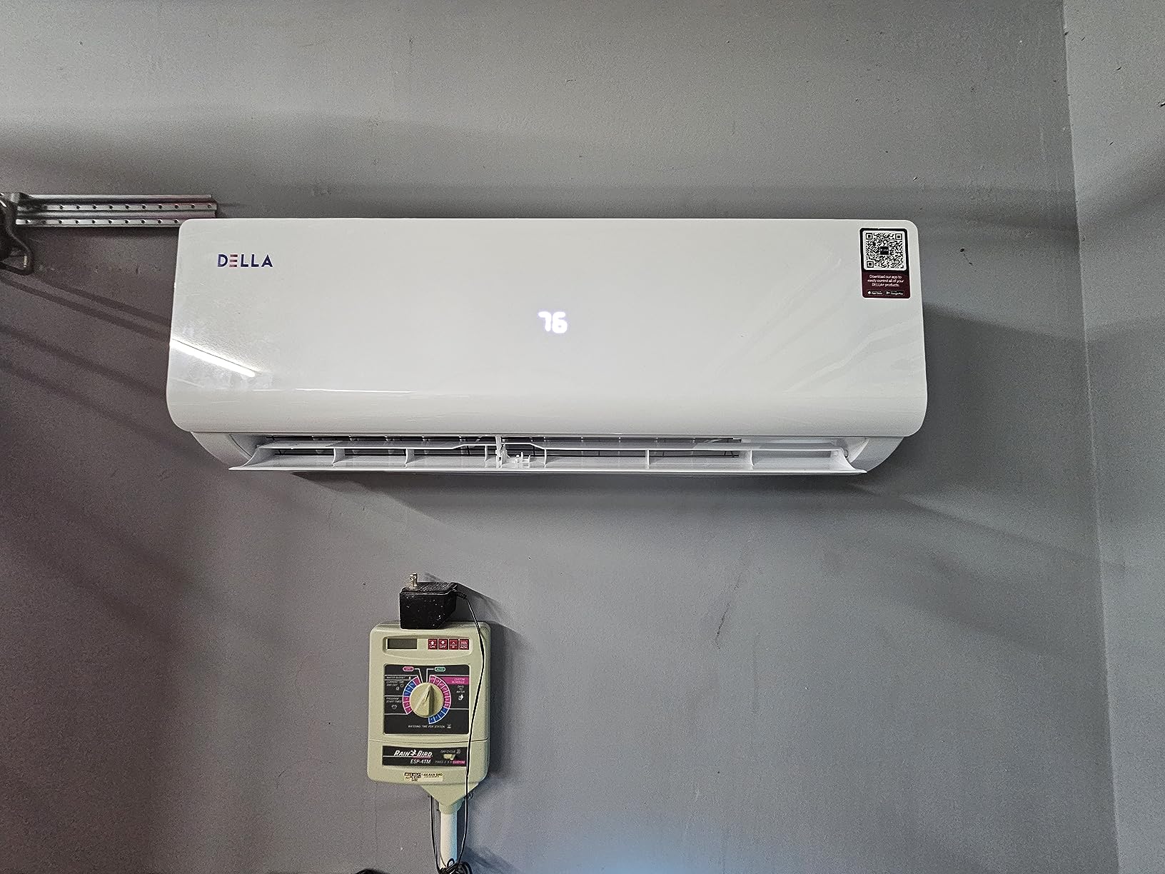DELLA Vario Series 12000 BTU Mini Split Air Conditioner Work with Alexa with 1 Ton Pre-Charged Heat Pump Ductless Inverter System, 23 SEER2, Cools Up to 550 Sq. Ft, 16.4ft Installation Kit Included customer photo 1