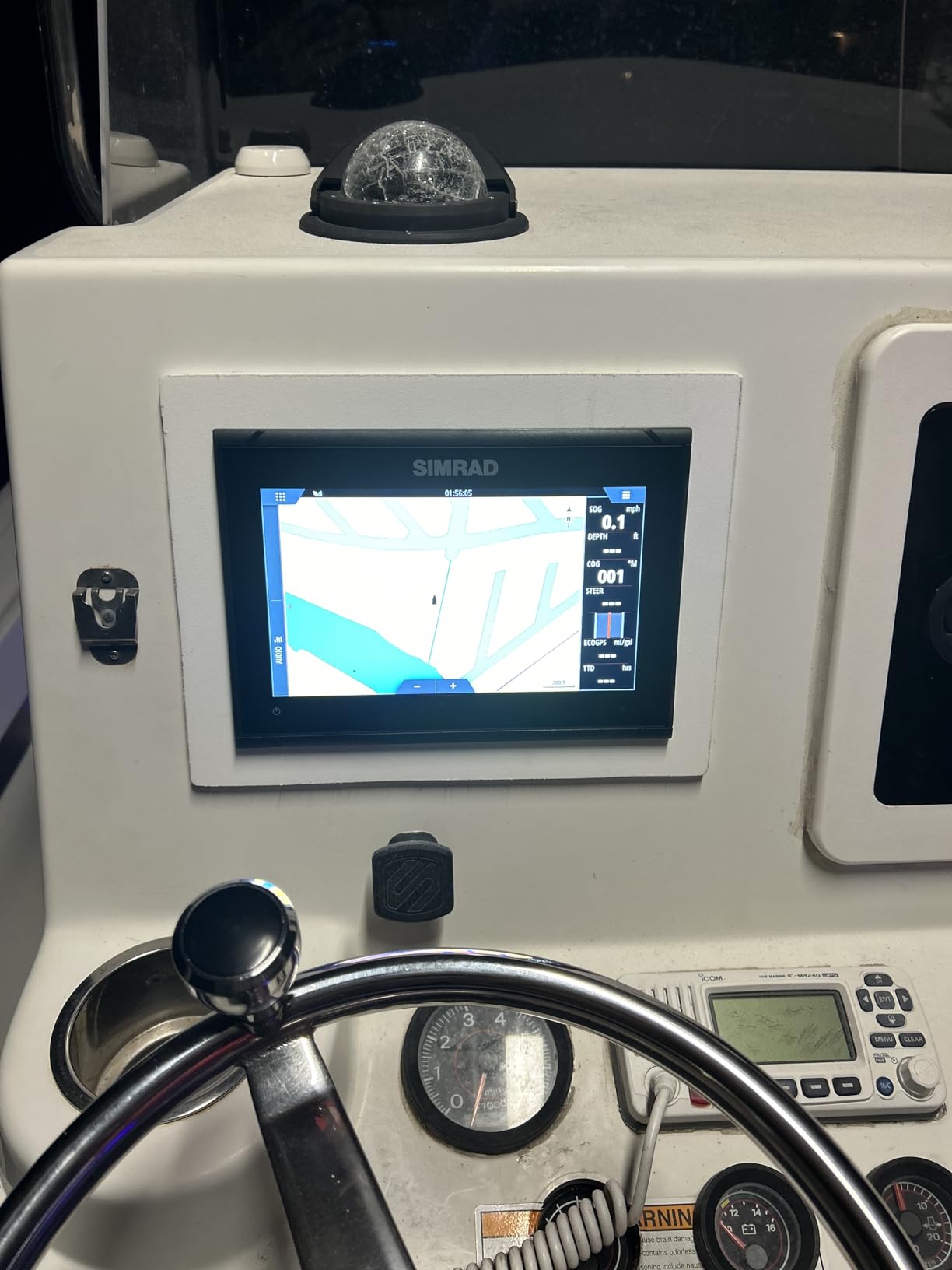 Simrad GO Chartplotter and Fish Finder, with Transducer and Radar Options, Preloaded C-MAP Discover Chart Card customer photo 2