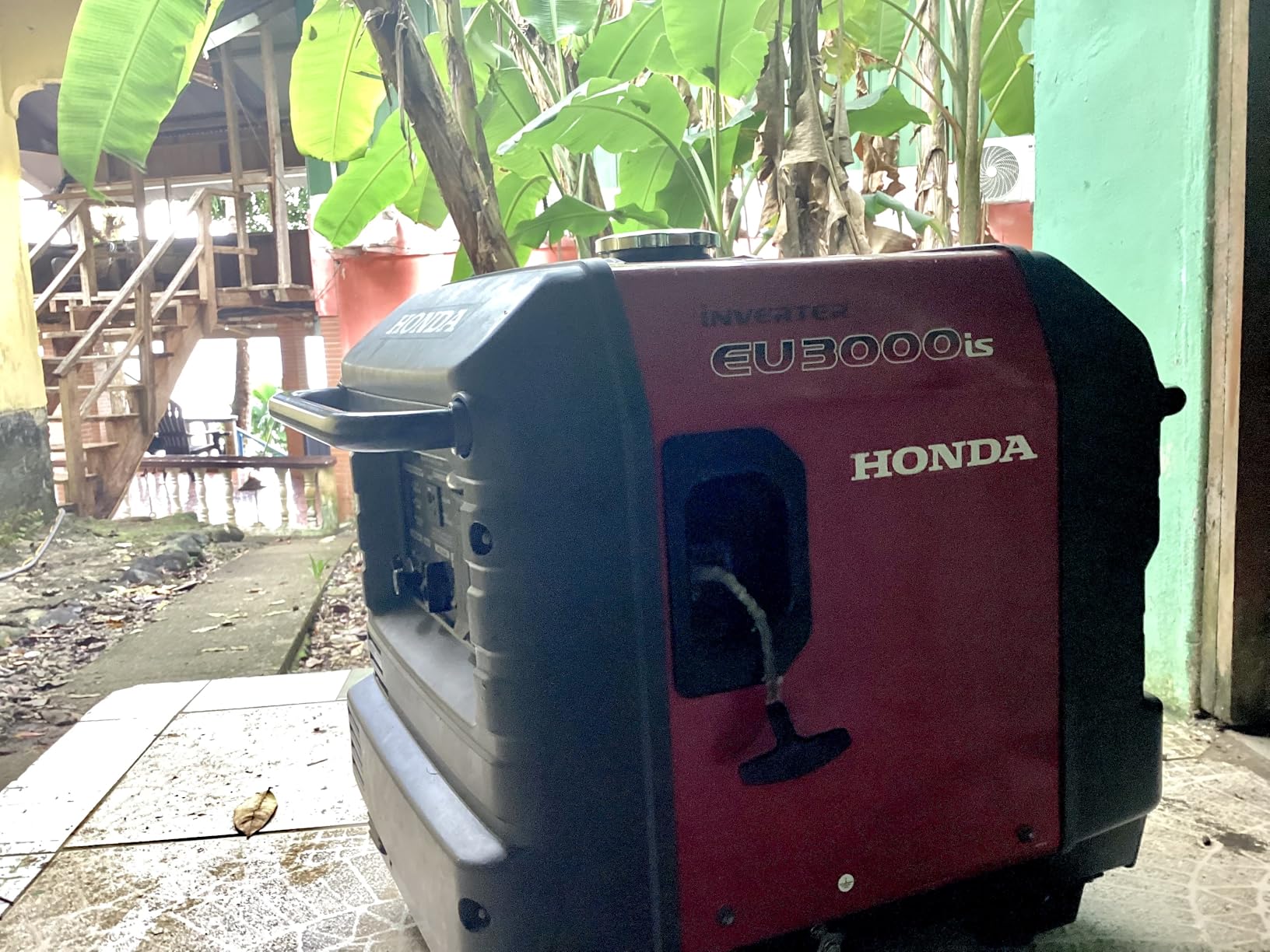 Honda EU3000iS 3000 Watt Inverter Generator (EU3000IS1AN) | Super Quiet 120V Gas Powered Portable Generator for Camping, RV or Home Backup Power Supply, Up to 19.6 Hour Run Time customer photo 1